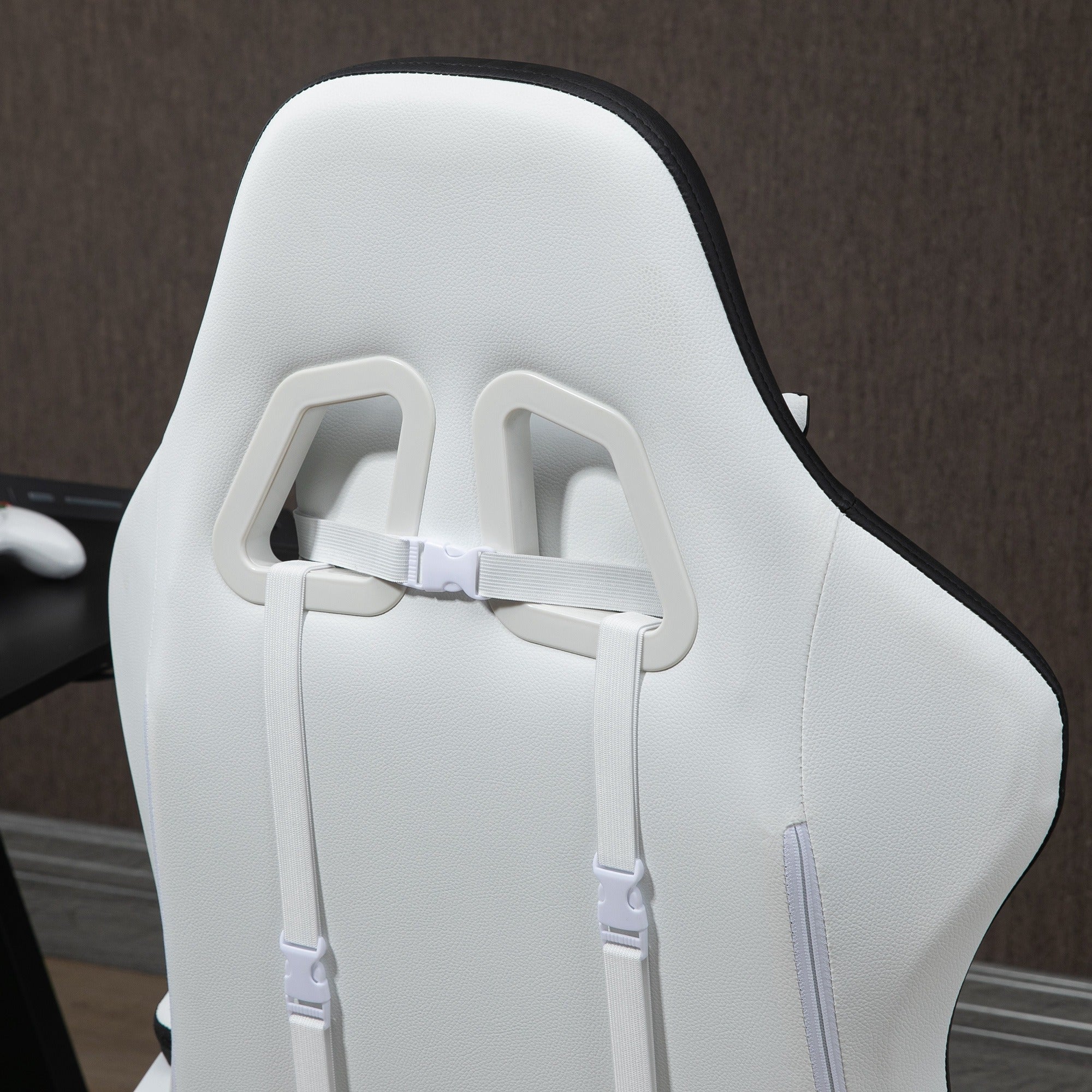 Vinsetto Computer Gaming Chair, PU Leather Desk Chair with Footrest, Swivel Task Chair with 135\'c2\'b0 Reclining Back and Lumbar Support, PC Chair for Adults, White and Black