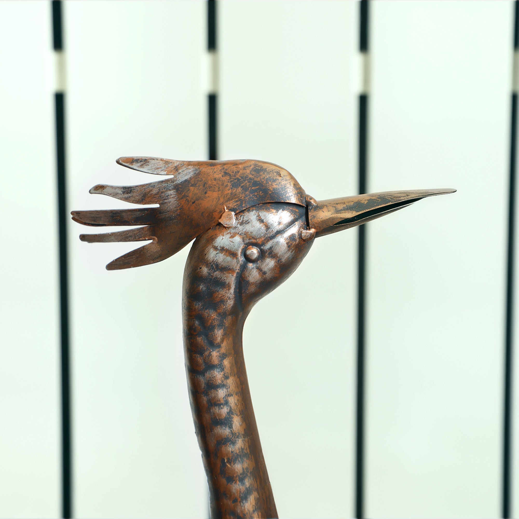 Outsunny Heron Garden Statue, Standing Garden Ornament, Metal Garden Gift with Stakes for Patio Pond Landscape Decoration, Silver Tone