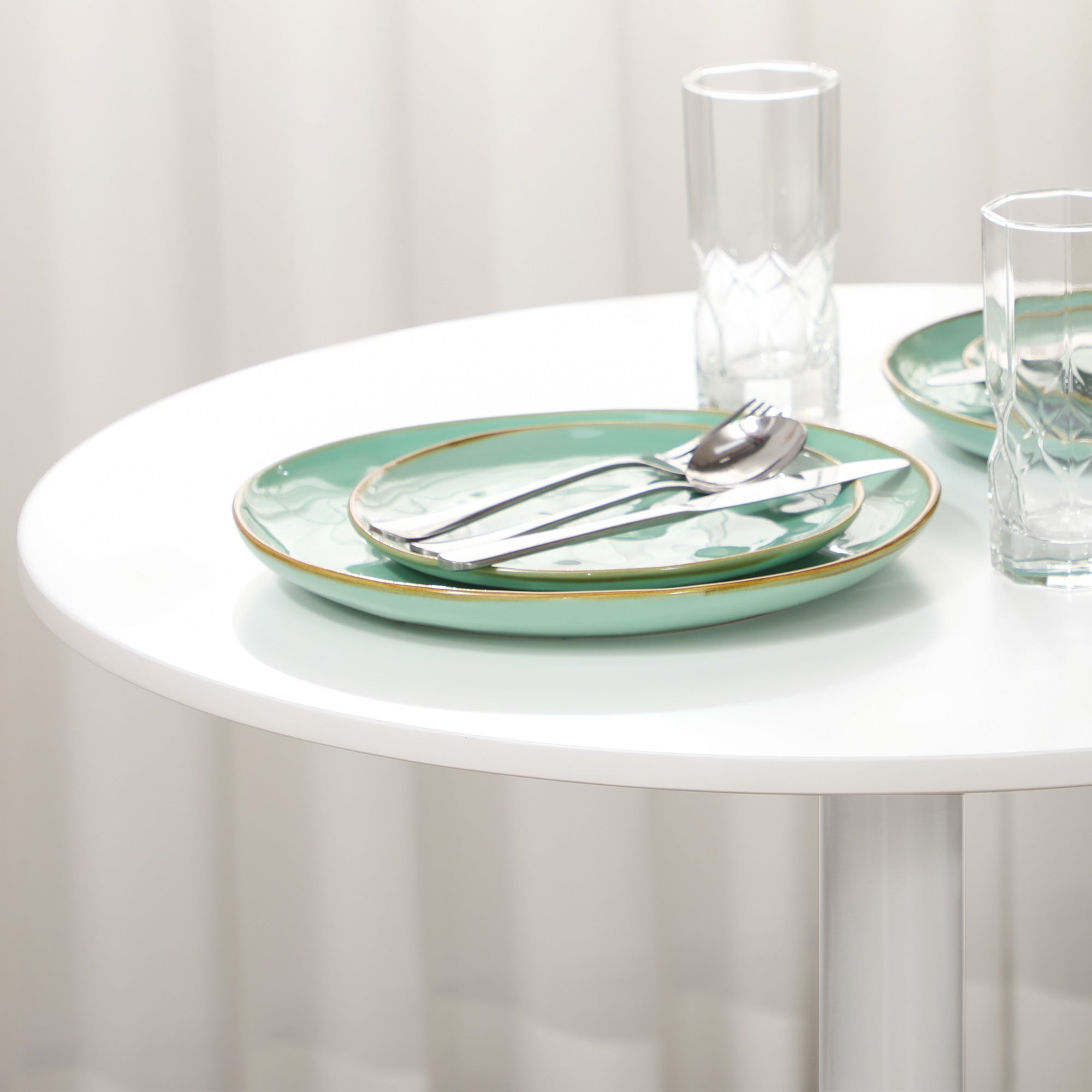 HOMCOM 75H x \'ce\'a670cm Two-Person Minimalistic Dining Table - White