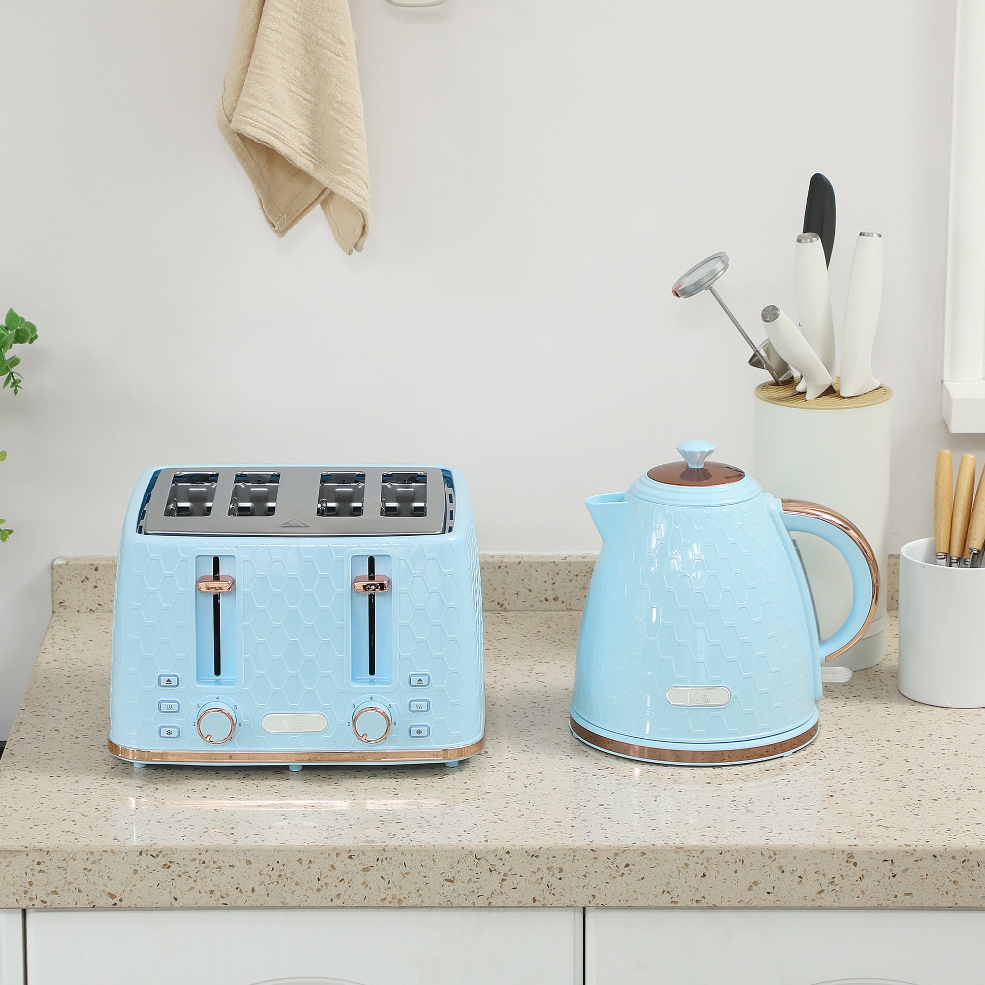 HOMCOM Kettle and Toaster Set, 1.7L 3000W Fast Boil Jug Kettle, 4 Slice Toaster with 7 Level Browning Controls, Light Blue