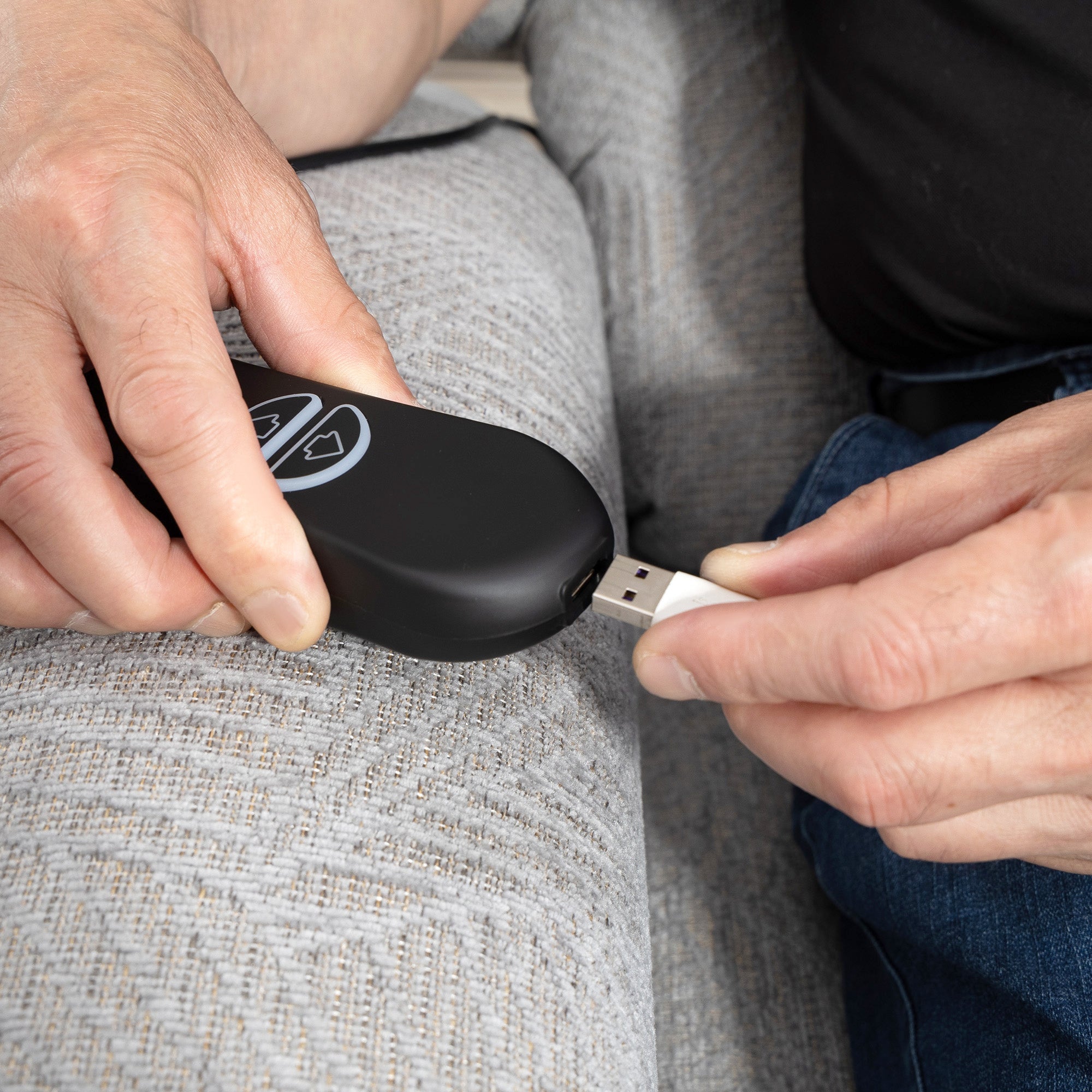 HOMCOM Power Lift Recliner Chair for Elderly, Velvet Electric Riser and Recliner Armchair for Living Room with Remote Control, 2 Side Pockets, Thick Padded Back, Grey
