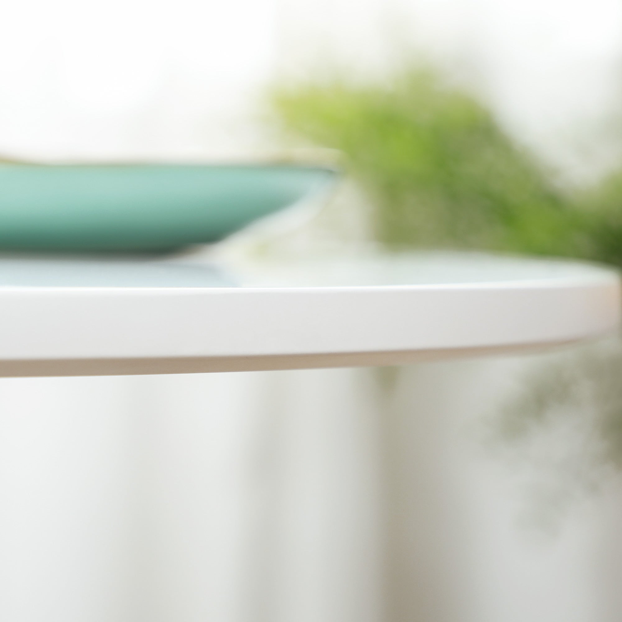 HOMCOM 75H x \'ce\'a670cm Two-Person Minimalistic Dining Table - White