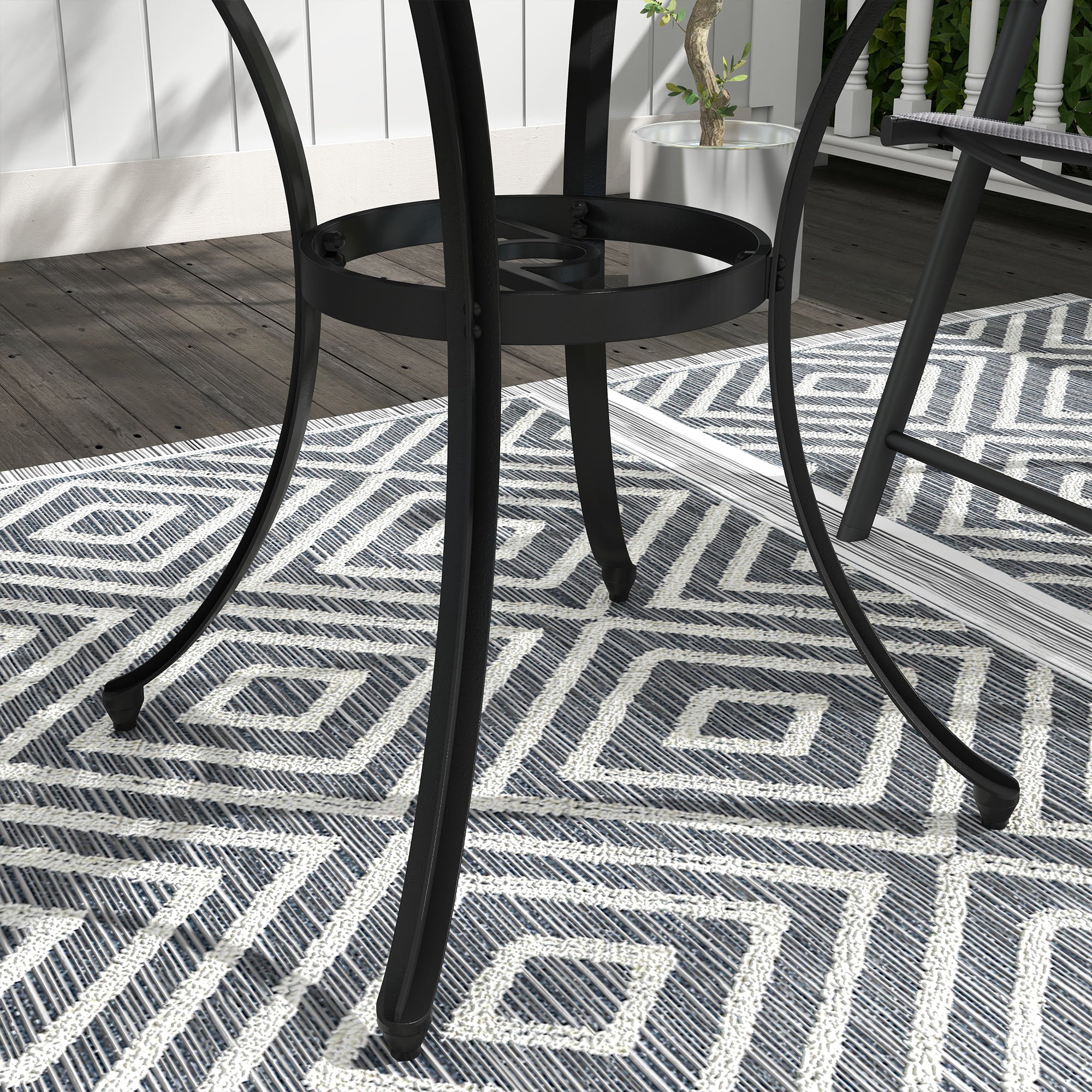Outsunny Round Aluminium Table, with \'e2\'8c\'8050mm Parasol Hole