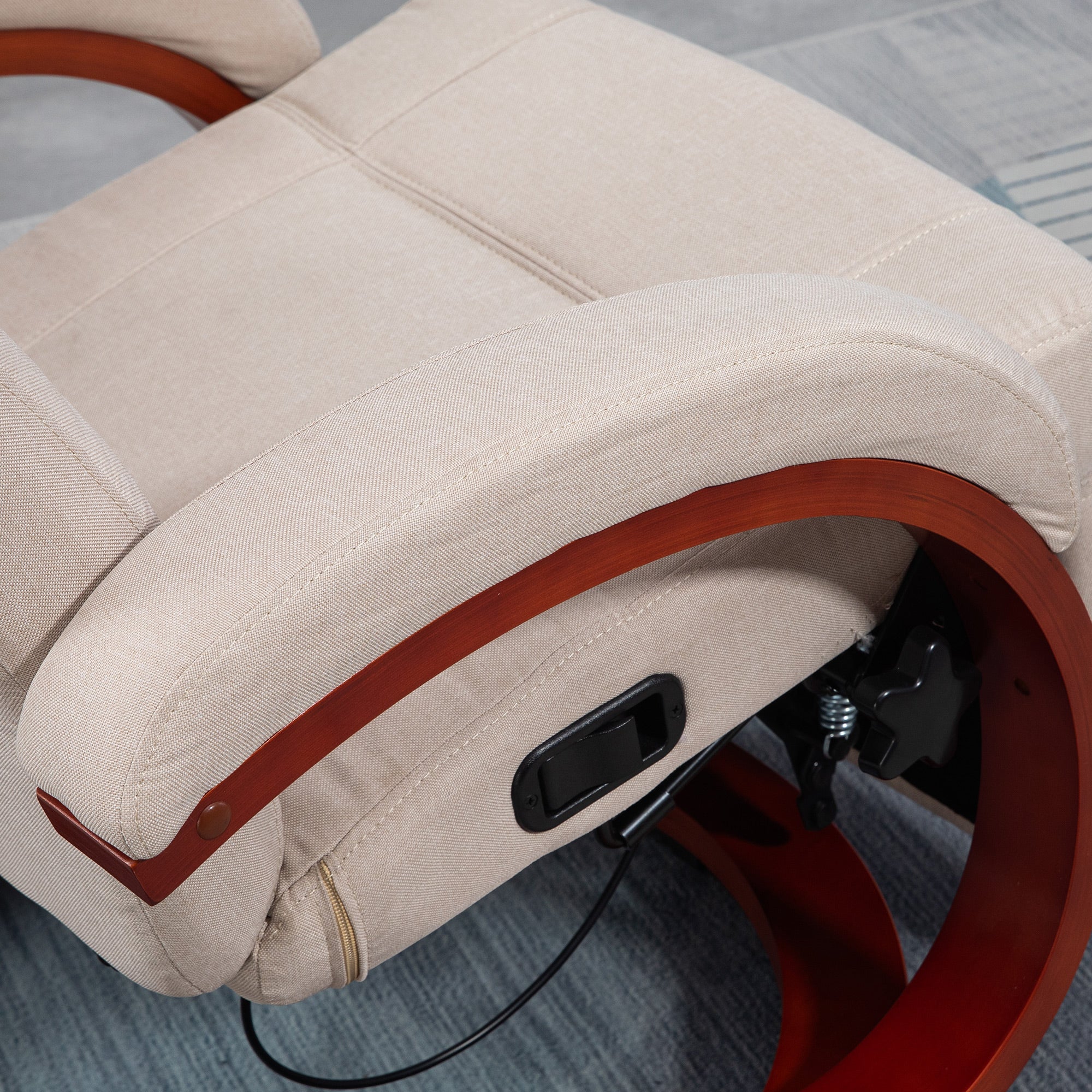 HOMCOM 135\'c2\'b0 Manual Reclining Swivel Chair, with Footrest - Beige