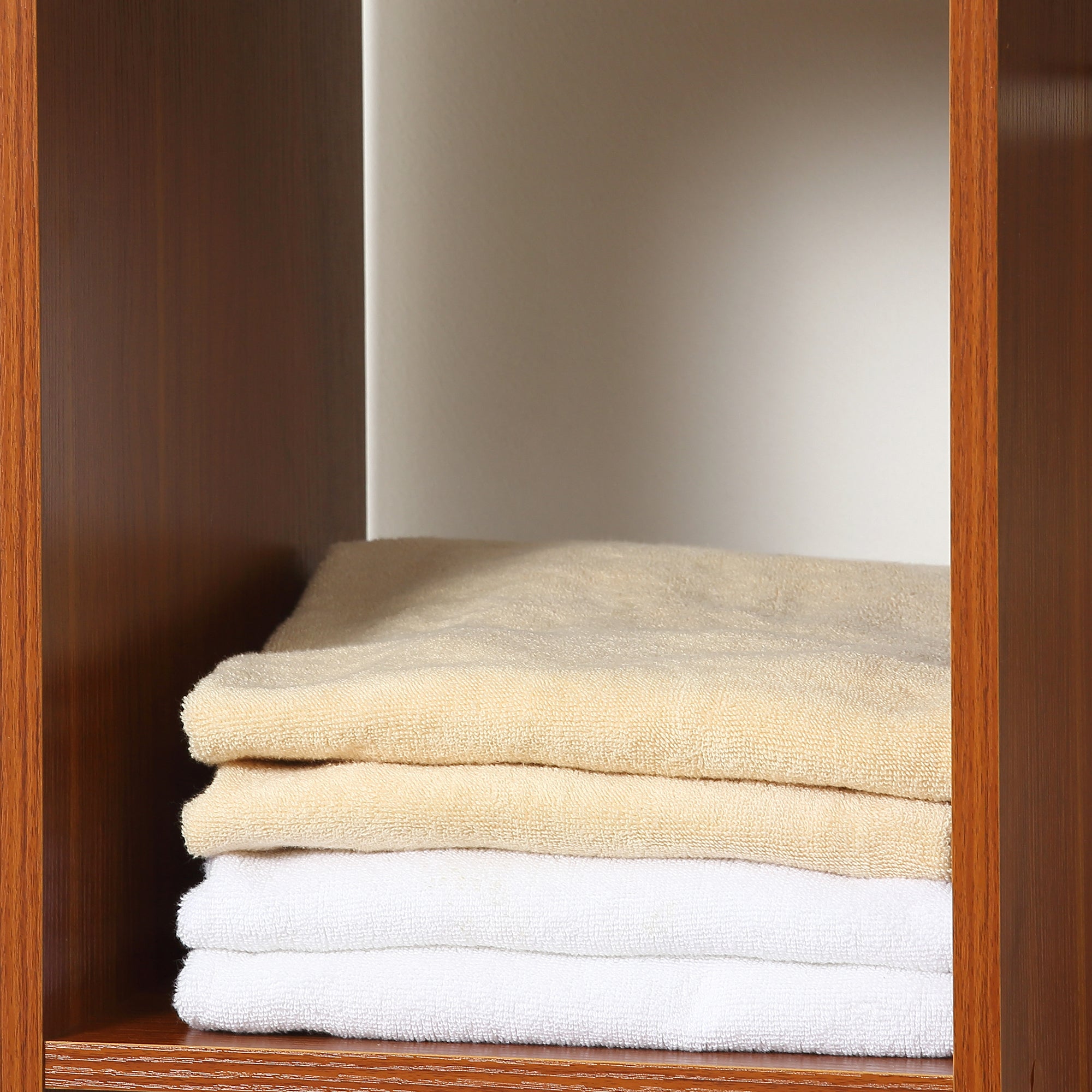 HOMCOM Open Wardrobe on Wheels, Bedroom Wardrobe with Clothes Hanging Rail, 3 Storage Shelves, Mobile Garment Rack for Cloakroom, Hallway, Walnut 