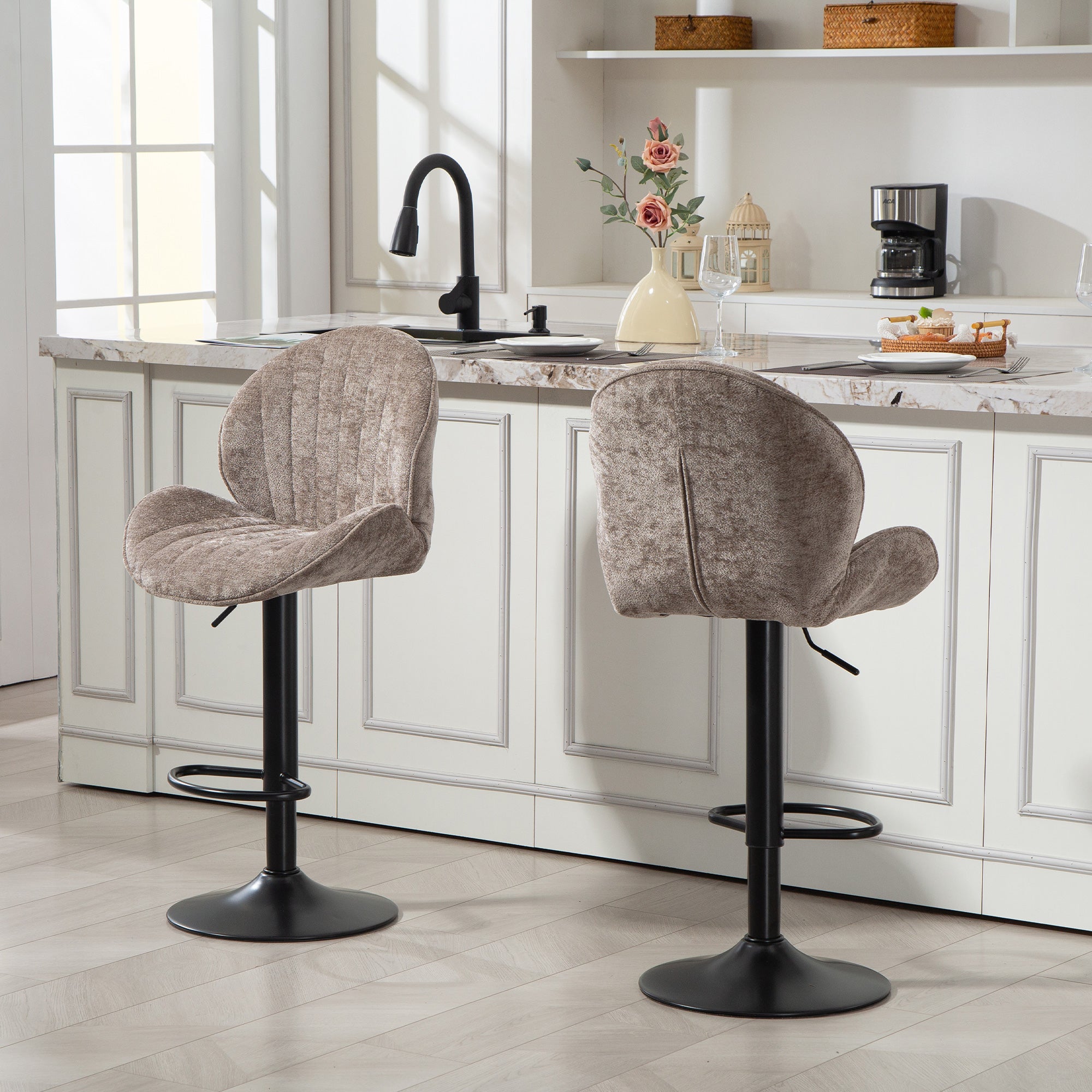HOMCOM Bar Stools Set of 2, Swivel Barstools with Back, Adjustable Height and Footrest for Kitchen Island, Dining Room, Brown 