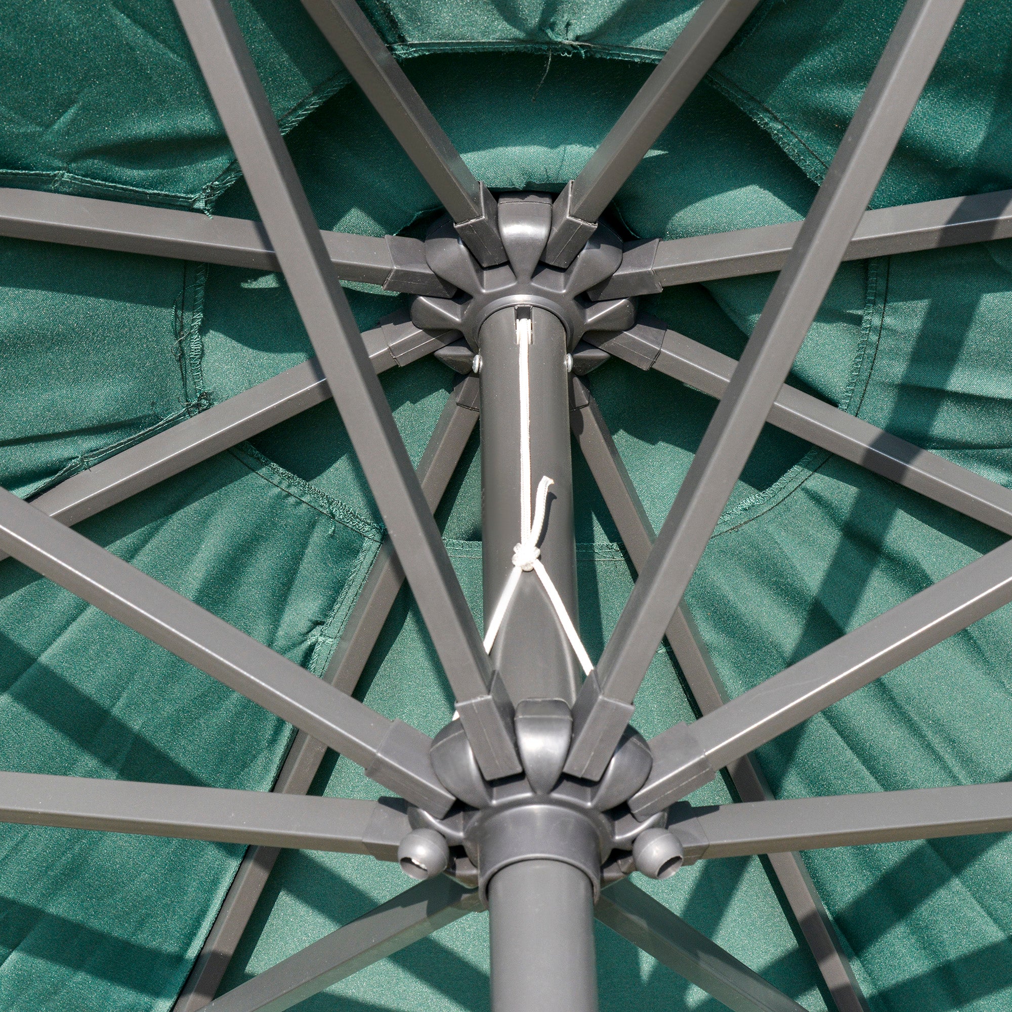 Outsunny 2.7m Patio Garden Umbrella Outdoor Parasol with Tilt Crank and 24 LEDs Lights (Green) 