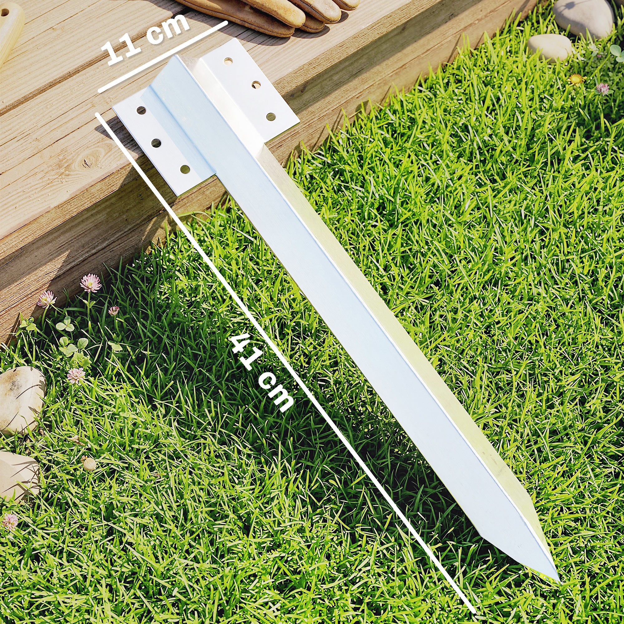 Outsunny 20 Pack Railway Sleeper Brackets, 41 cm Heavy Duty Galvanised Steel Sleeper Stakes with Screws and Gloves 
