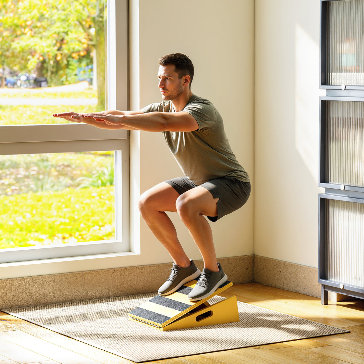 SPORTNOW Portable Slant Board, Adjustable Incline Board Calf Stretcher with Extra Side-Handle Design for Home Gym 