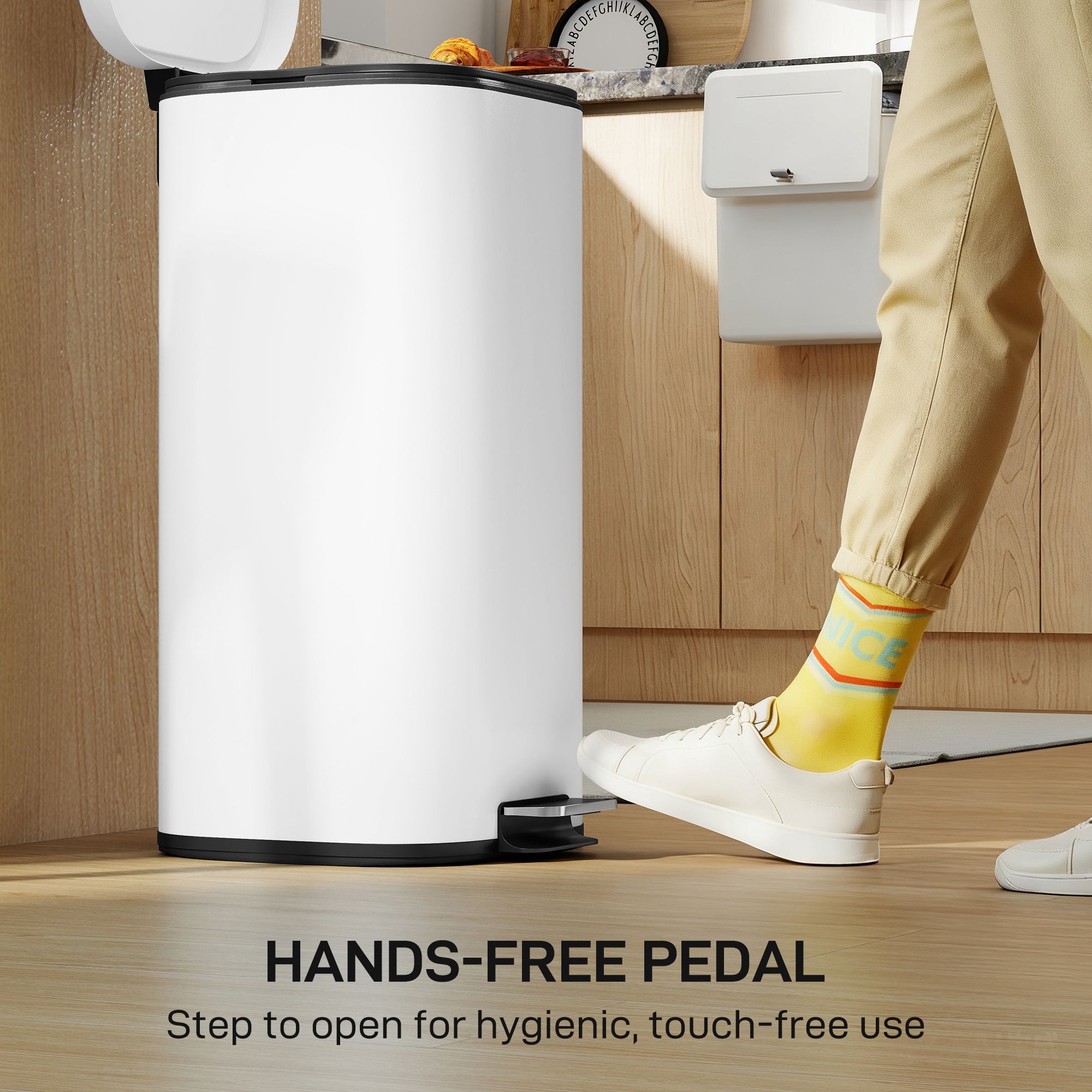 HOMCOM 30L Kitchen Bin, Compact Pedal Bin with Soft-Close and Stay-Open Lid, Removable Bucket for Kitchen, Home, Office, White 
