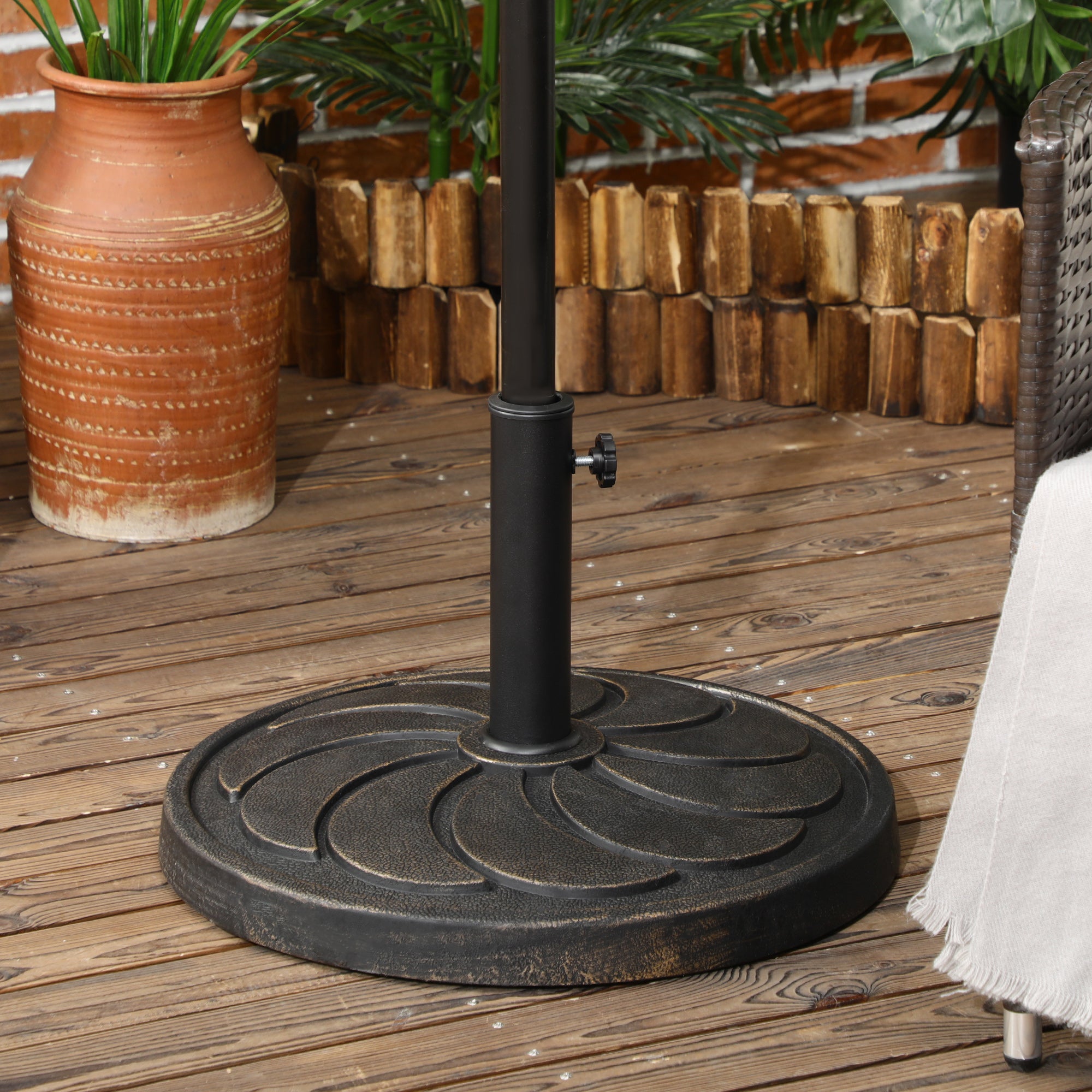 Outsunny 18kg Resin Garden Parasol Base, Round Outdoor Market Umbrella Stand Weight for Poles of \'ce\'a638mm to \'ce\'a648mm, Bronze