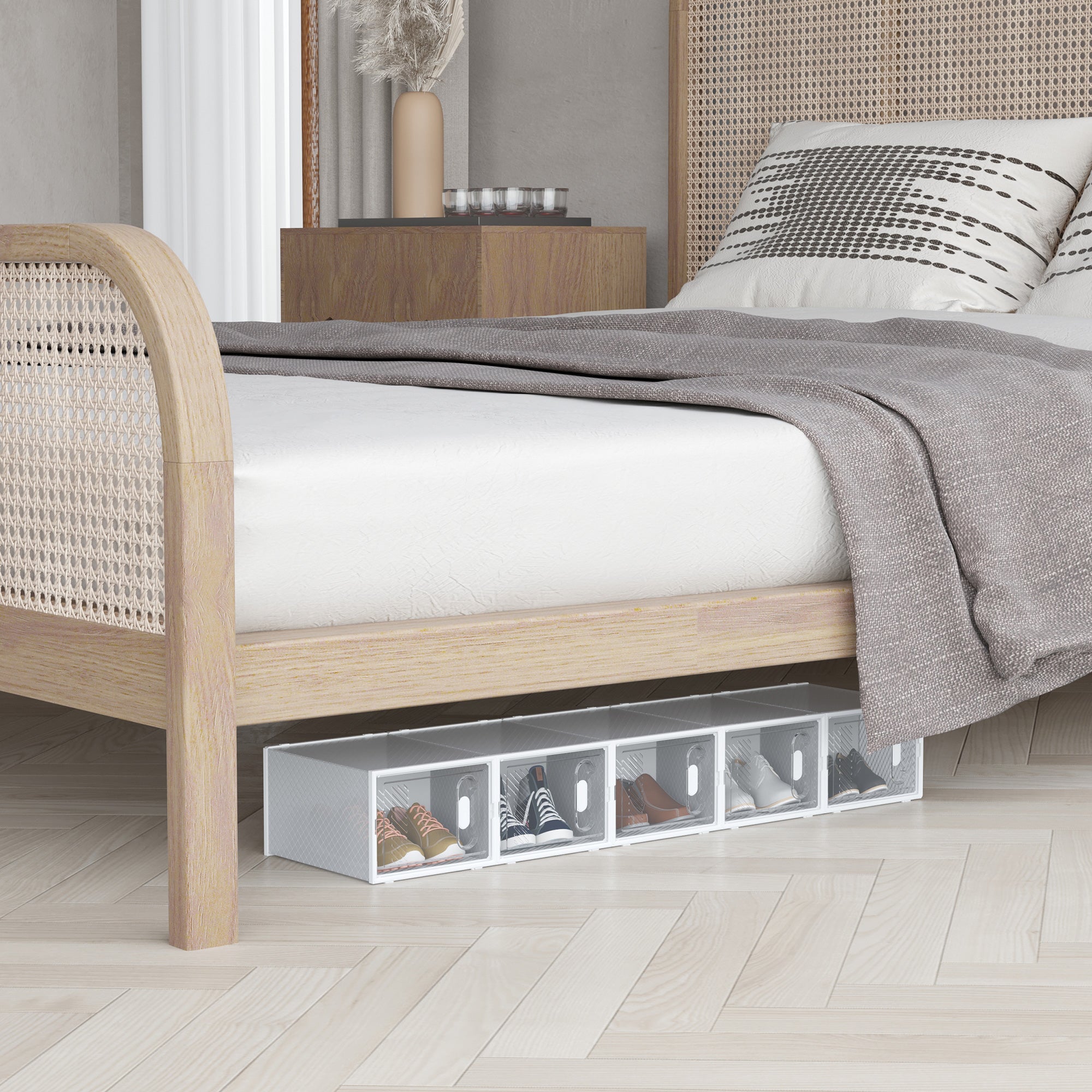 HOMCOM 18PCS Clear Shoe Box, Plastic Stackable Shoe Storage Box for UK/EU Size up to 12/46 with Magnetic Door for Women/Men, 28 x 36 x 21 cm