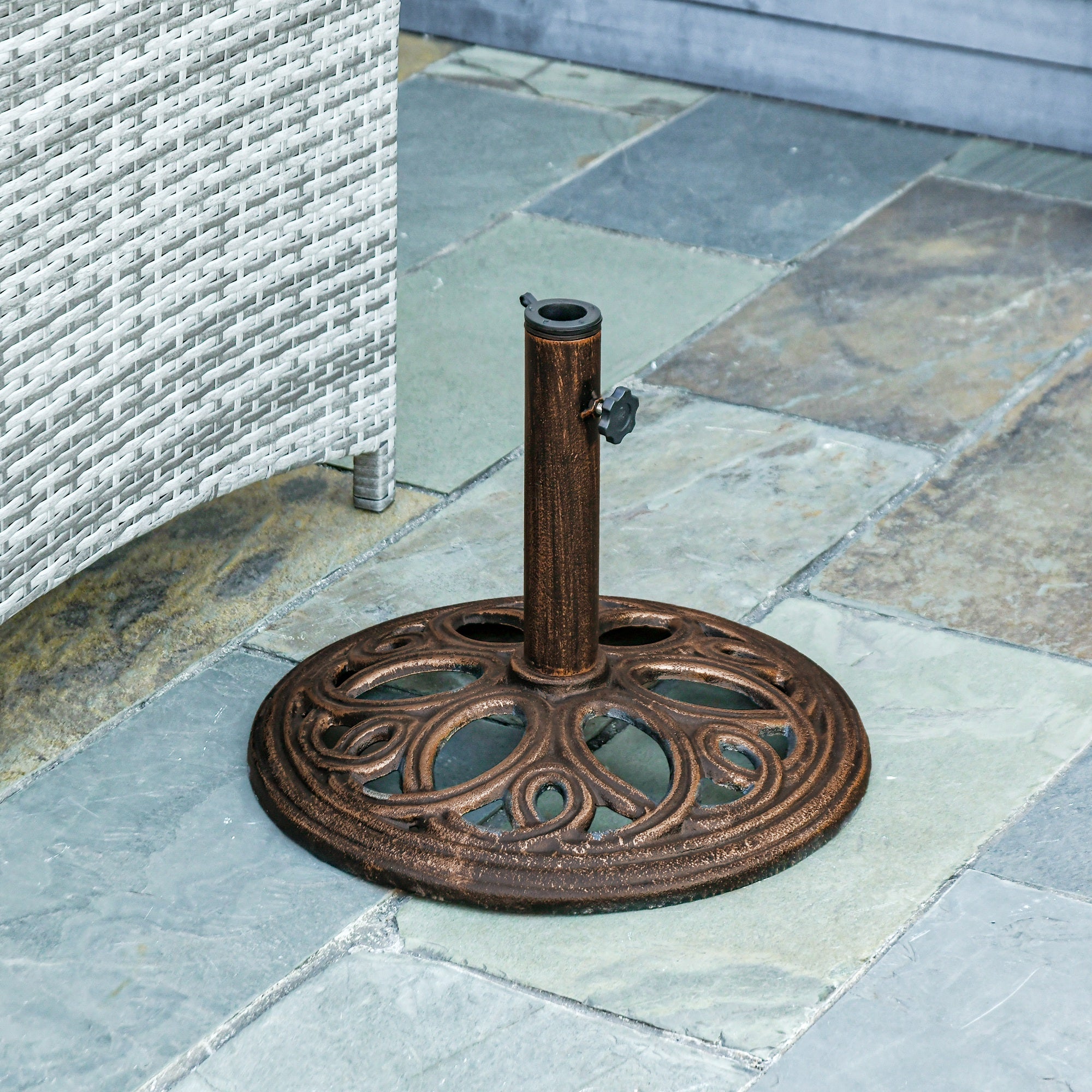 Outsunny 11.5 kg Cast Metal Round Patio Umbrella Base Stand, Umbrella Holder for Outdoor, Patio, Garden, Bronze Tone 