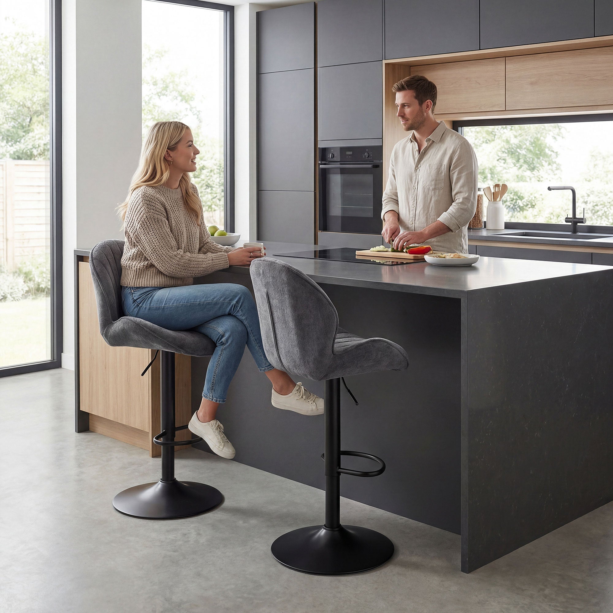 HOMCOM Bar Stools Set of 2, Swivel Barstools with Back, Adjustable Height and Footrest for Kitchen Island, Dining Room, Grey 