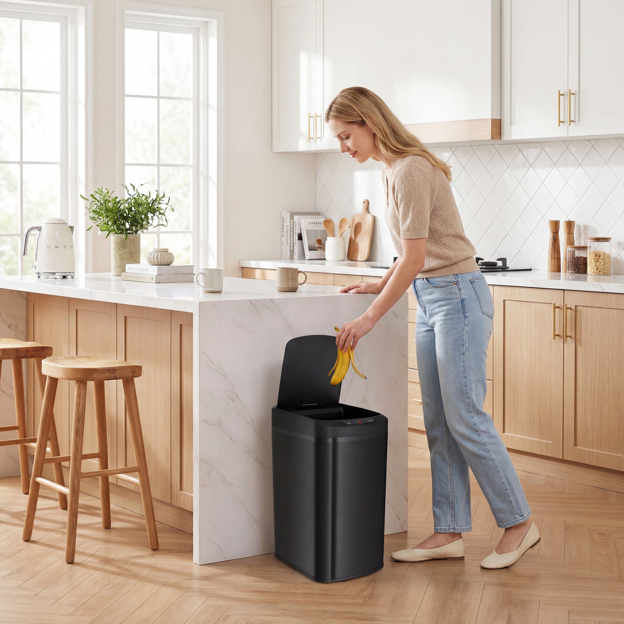 HOMCOM 12L Sensor Bin, Automatic Touchless Motion Sensor Kitchen Bin with Fingerprint Resistant Stainless Steel, Black 