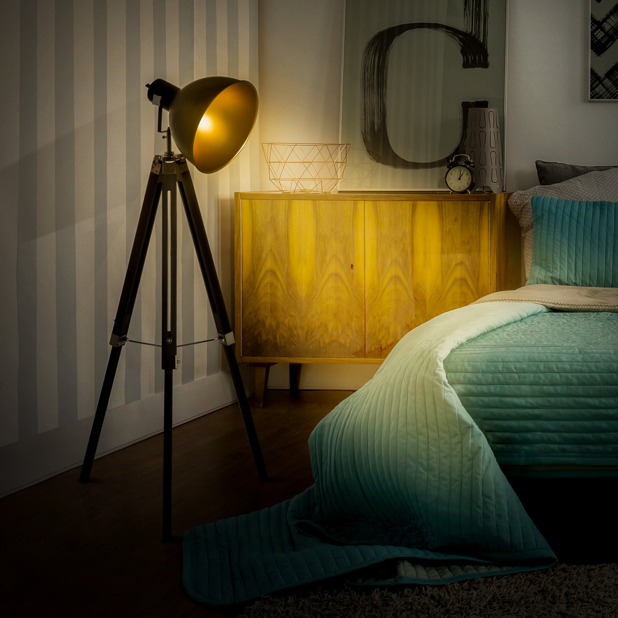 HOMCOM Tripod Floor Lamp, Spotlight Reading Lamp w/ Adjustable Height, Angle, Wood Legs for Living Room, Bedroom, Home, Office, Black and Gold 