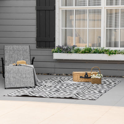 Outsunny 152 x 243 cm(5x 8ft) Outdoor Rug Reversible Mat Plastic Straw Rug Portable RV Camping Mat for Garden Deck Picnic Indoor, Black & White 
