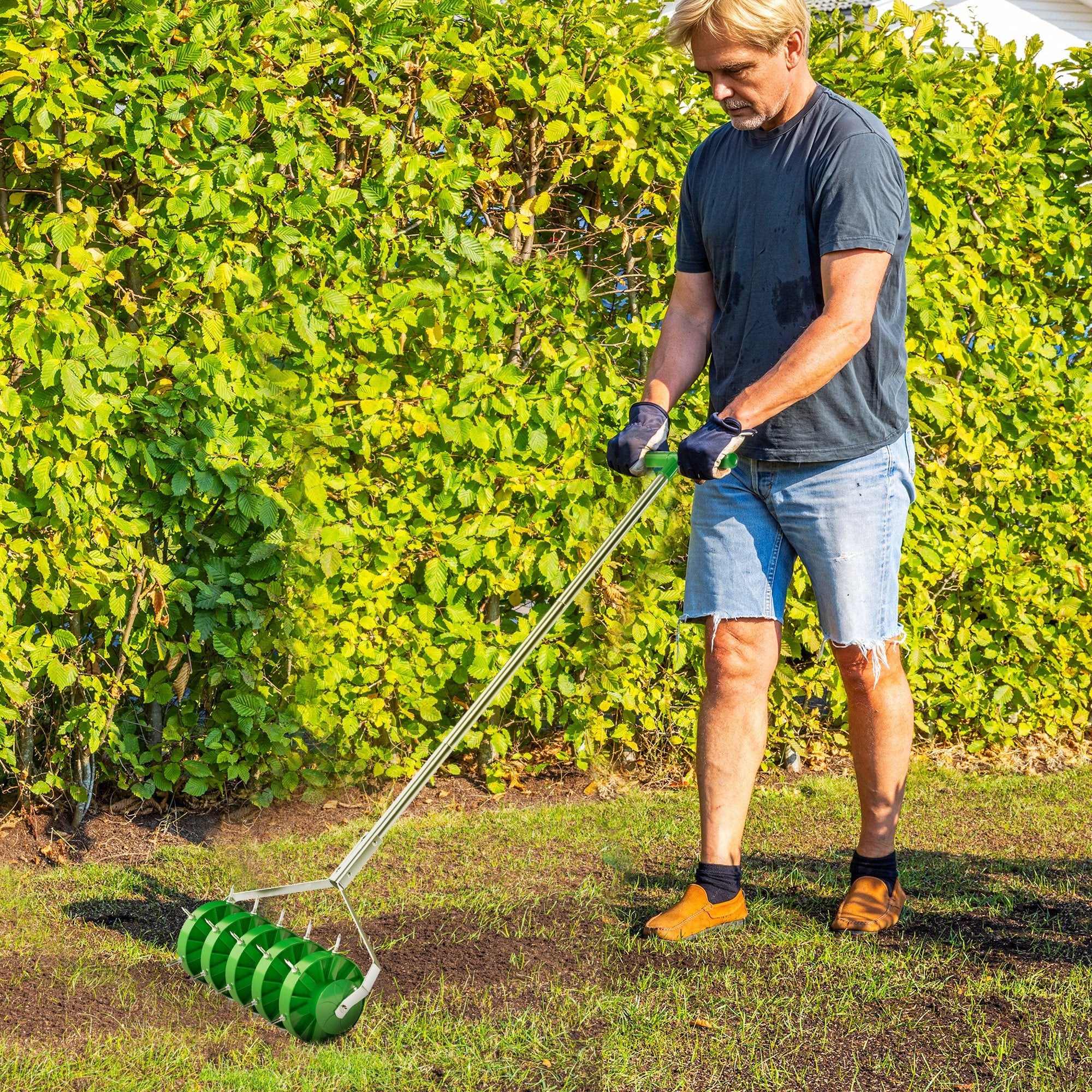 Outsunny Rolling Lawn Aerator, Manual Grass Spike Roller, Heavy Duty Garden Aerator with 3 Piece Detachable Handle and T-bar Grip, Outdoor Garden Lawn Tool, Dark Green 