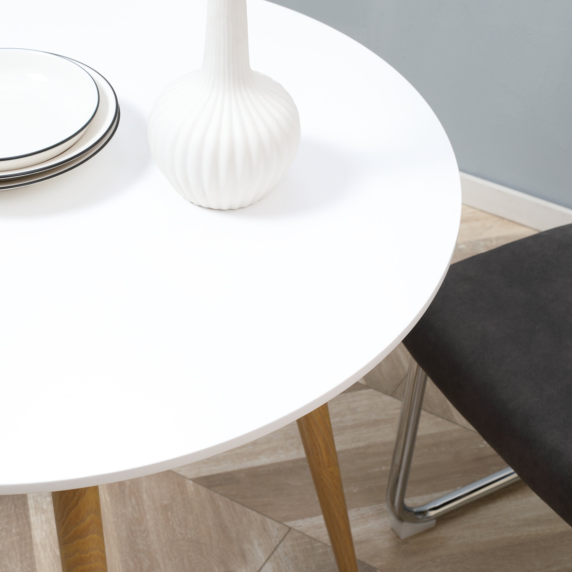 HOMCOM Modern Dining Table for 2 People, Round Kitchen Table, with Matte Top and Metal legs, Dining Room Living Room, White 