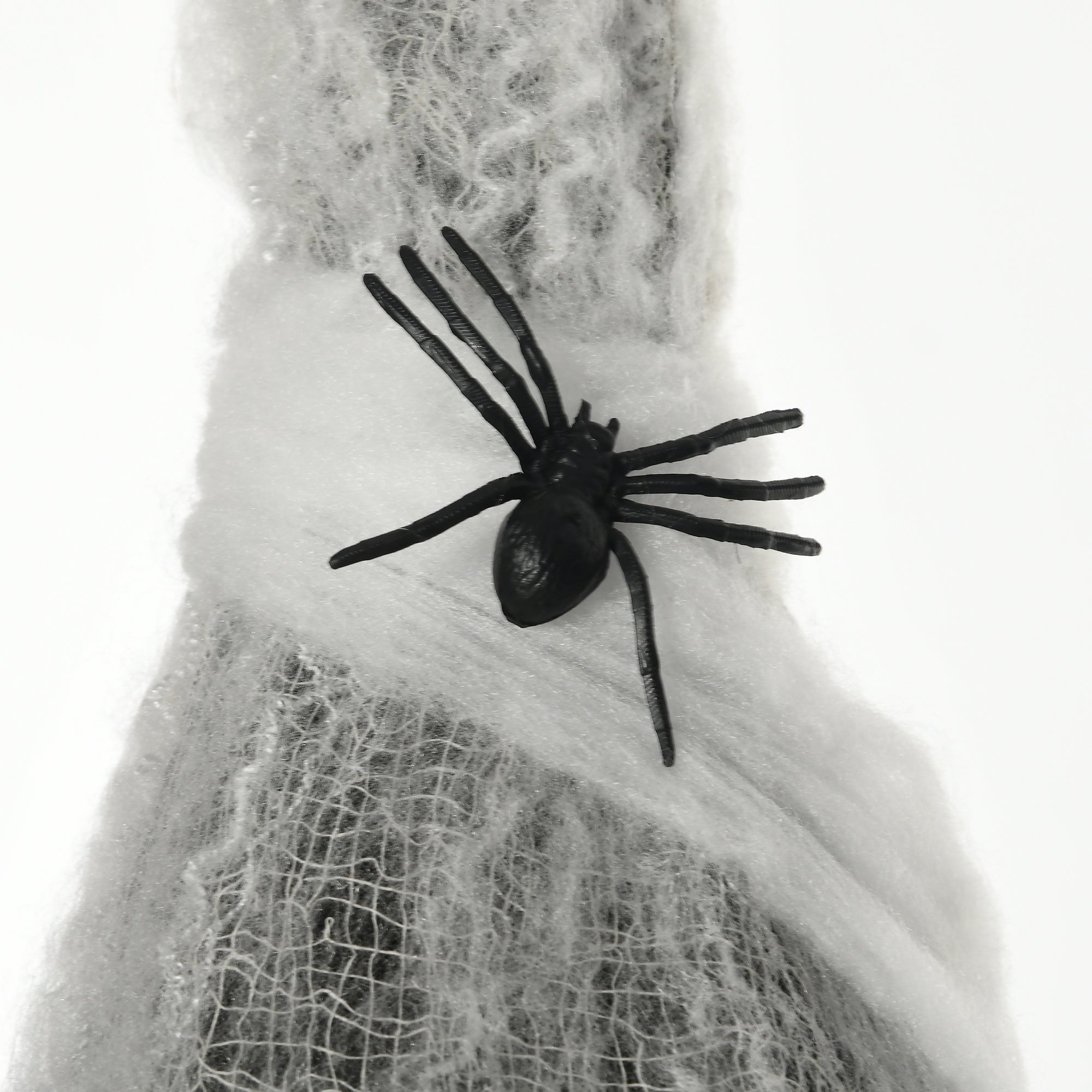 HOMCOM 4.7ft Life Size Outdoor Halloween Decoration Hanging Mummy with Spider Web, Animated Prop Decor with Sound and Motion Activated, Light Up Eyes, Howling Sound, Posable Arms, Moving Body