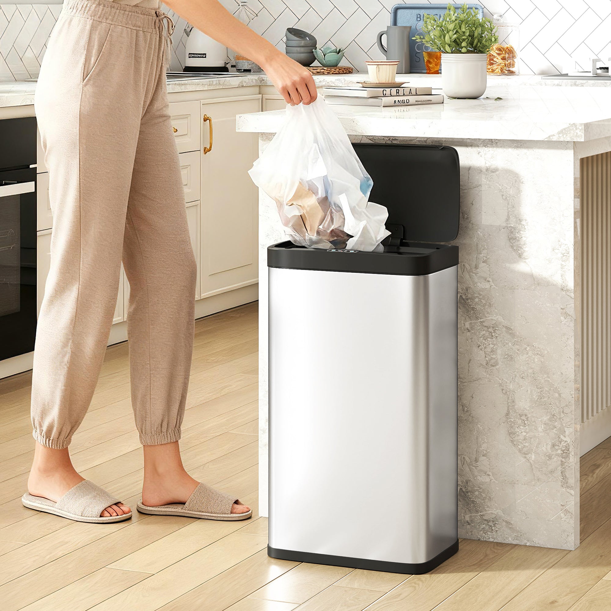 HOMCOM 45L Stainless Steel Sensor Bin - Silver Tone 