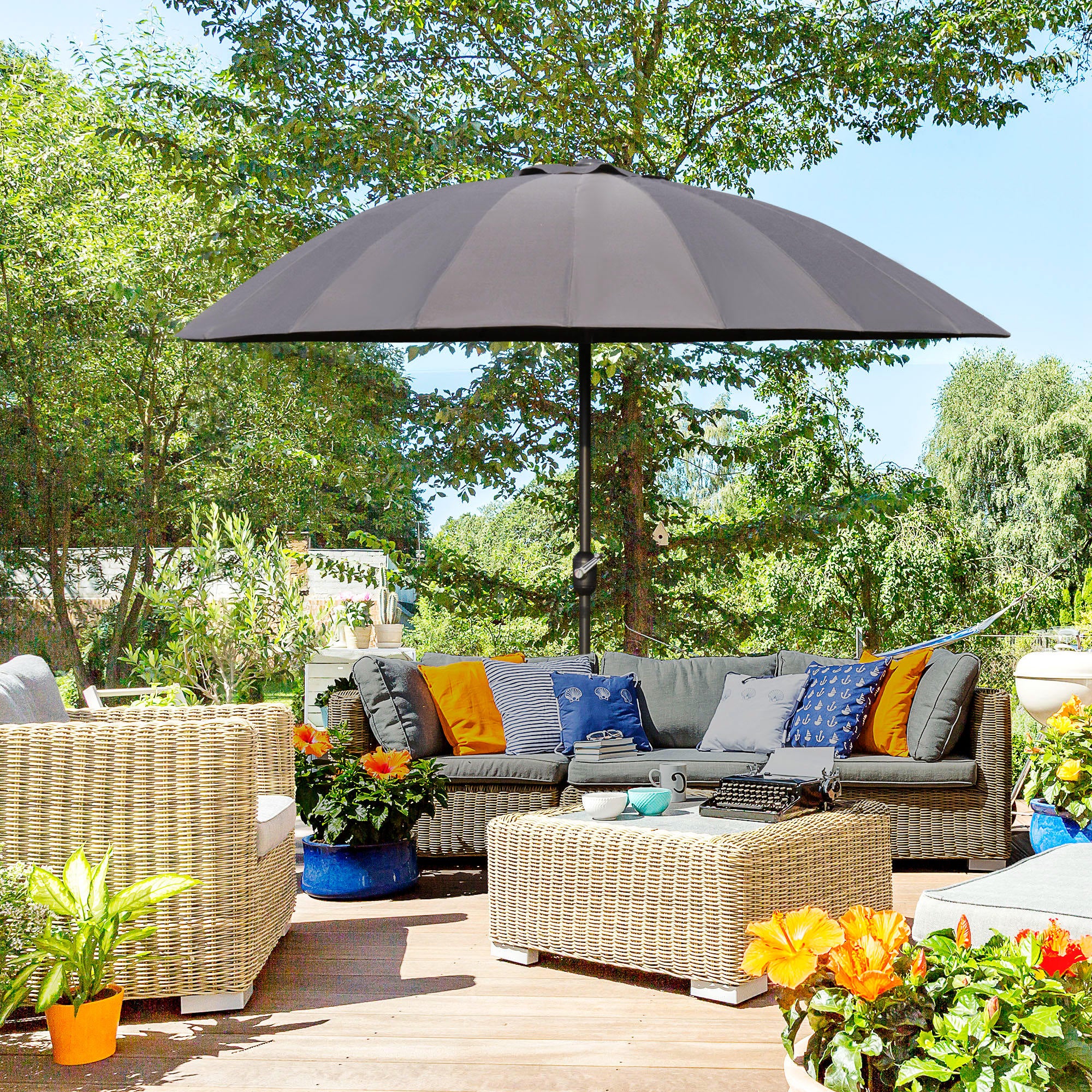 Outsunny 2.5m Shanghai Garden Parasol Umbrella with Crank & Tilt, Adjustable Outdoor Sun Shade, Grey 