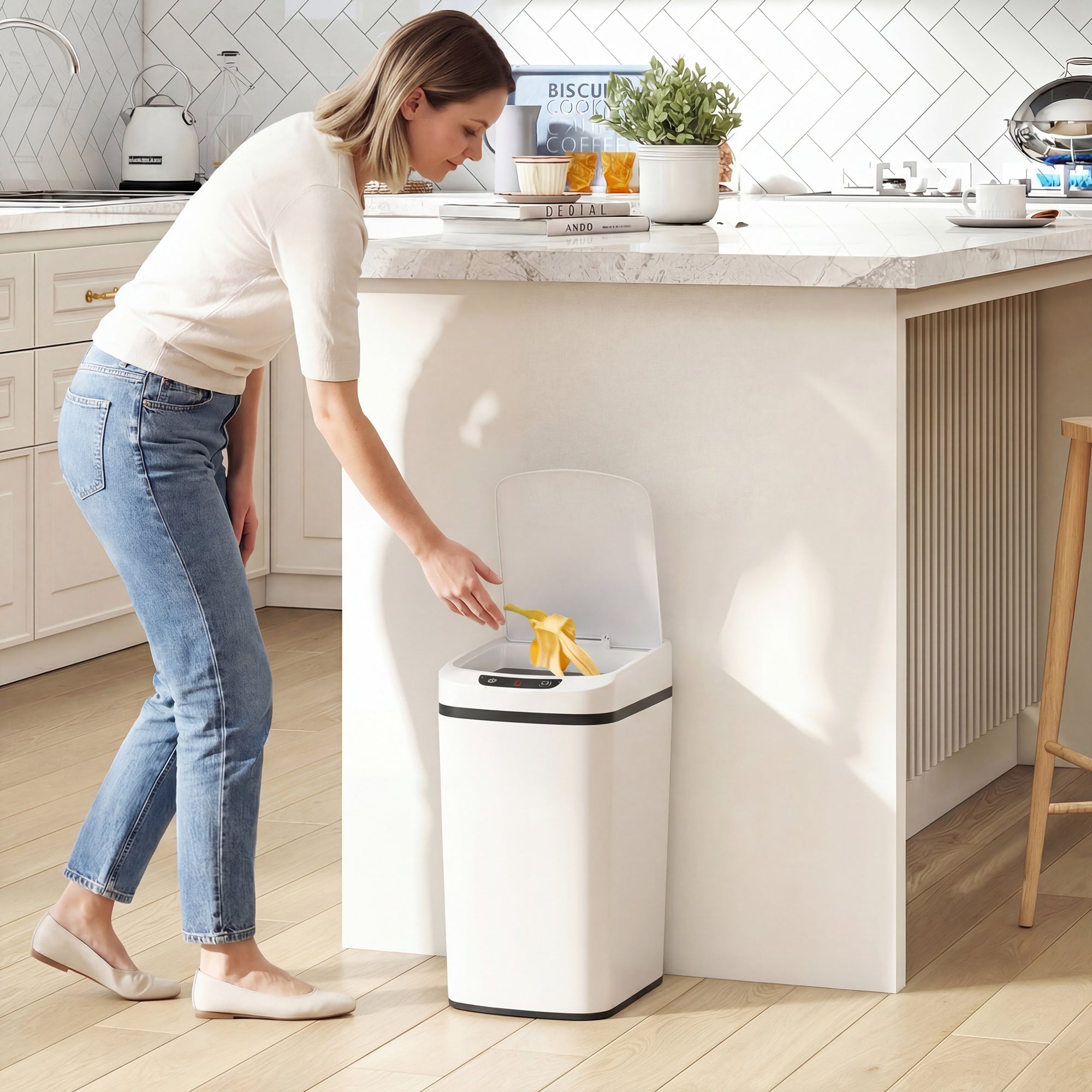 HOMCOM 12L Sensor Bin, Automatic Touchless Motion Sensor Kitchen Bin with Fingerprint Resistant Stainless Steel, White 