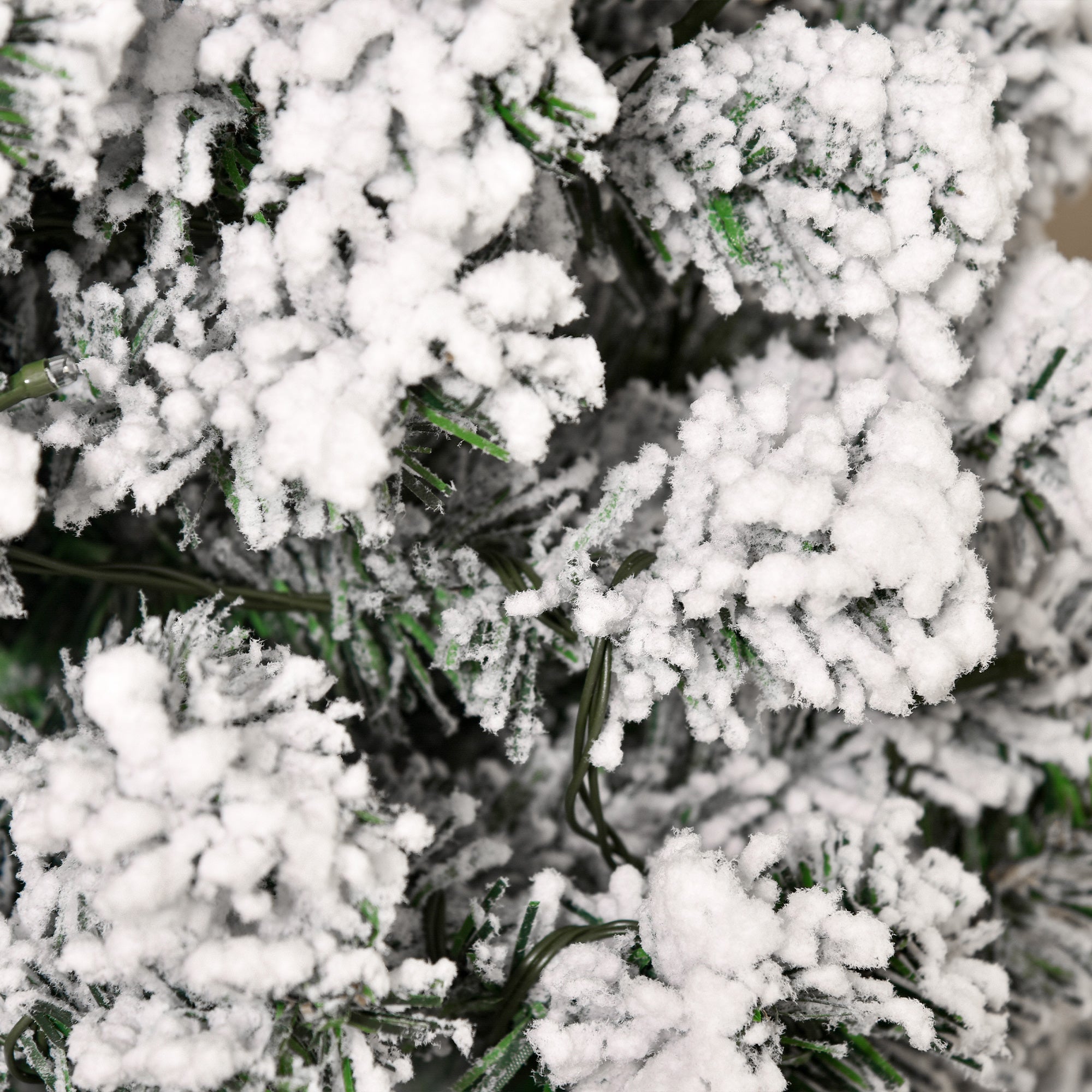 HOMCOM 5FT Prelit Artificial Snow Flocked Christmas Tree with Warm White LED Light, Holiday Home Xmas Decoration, Green White 