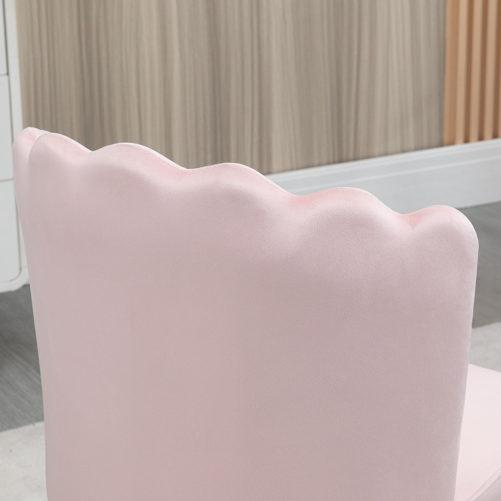 HOMCOM Velvet-Feel Shell Accent Chair - Pink 