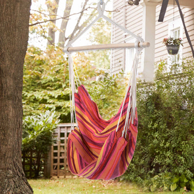 Outsunny Outdoor Hanging Rope Chair with Cotton Rope, Garden Hammock Chair with Wooden Support Bar Cotton Cloth, Portable Garden Chair for Patio & Tree, Red 