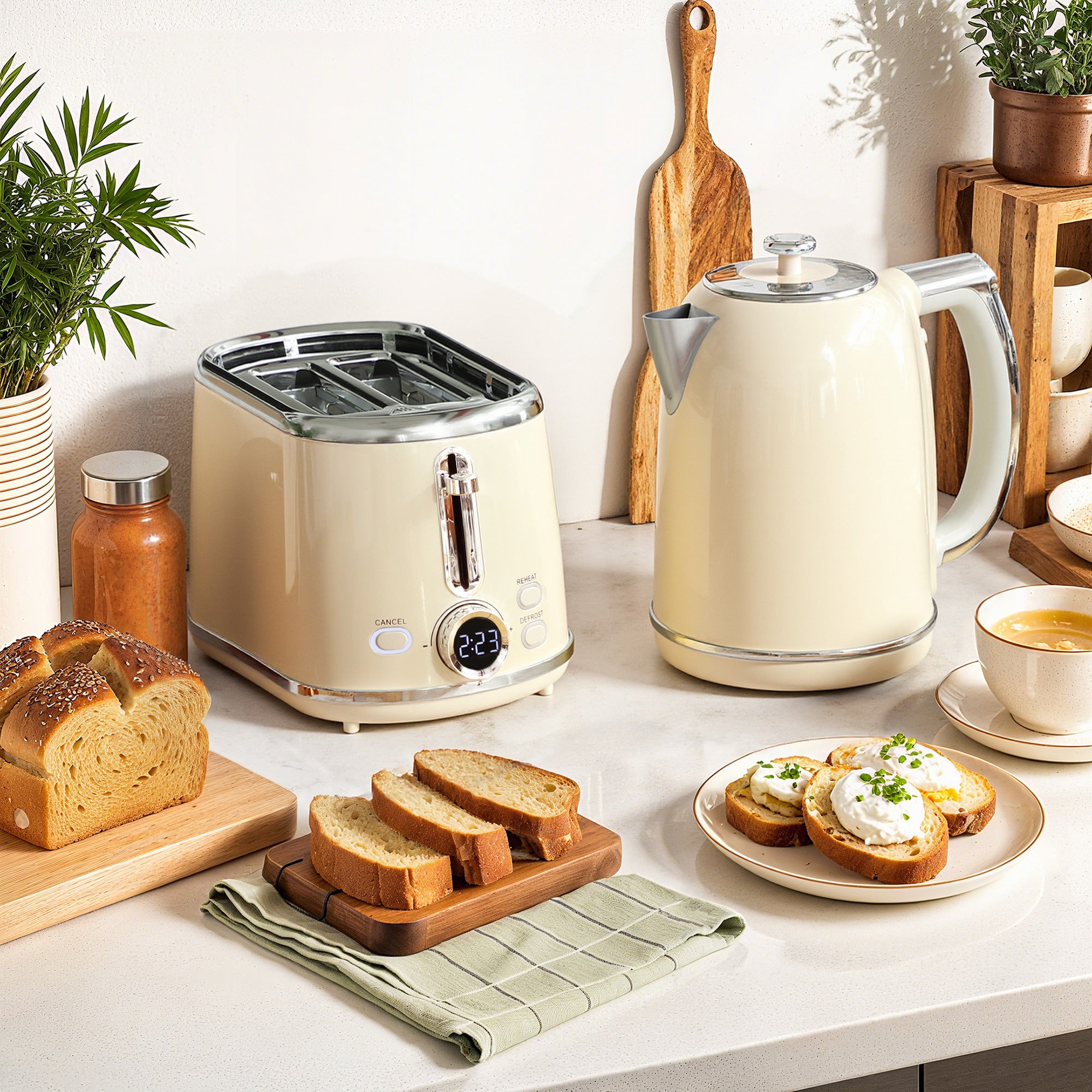 HOMCOM Polished Retro 40-100°C Kettle and Toaster Set - Cream 