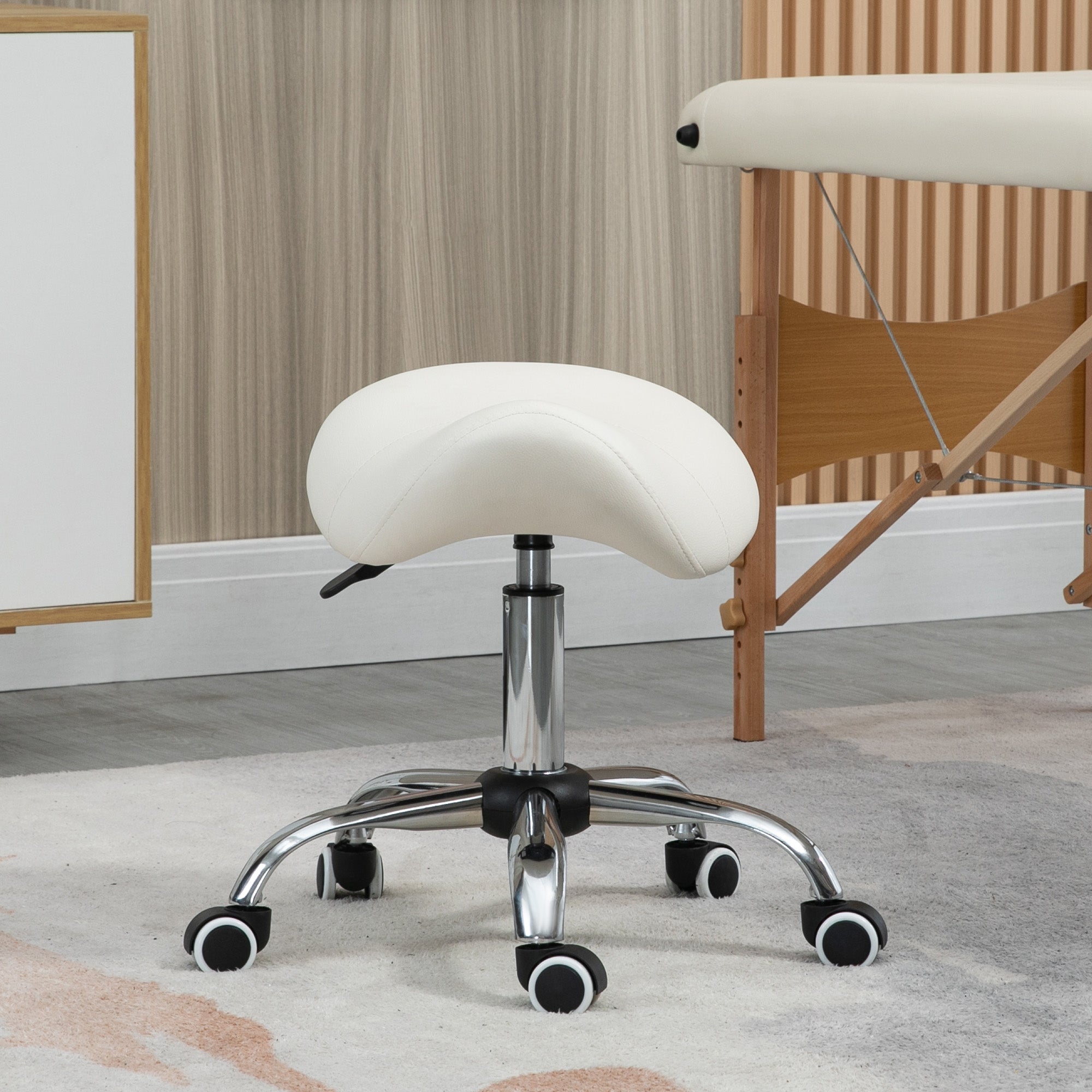 HOMCOM Cosmetic Stool 360\'c2\'b0 Rotate Height Adjustable Salon Massage Spa Chair Hydraulic Rolling Faux Leather Saddle Stool, Cream