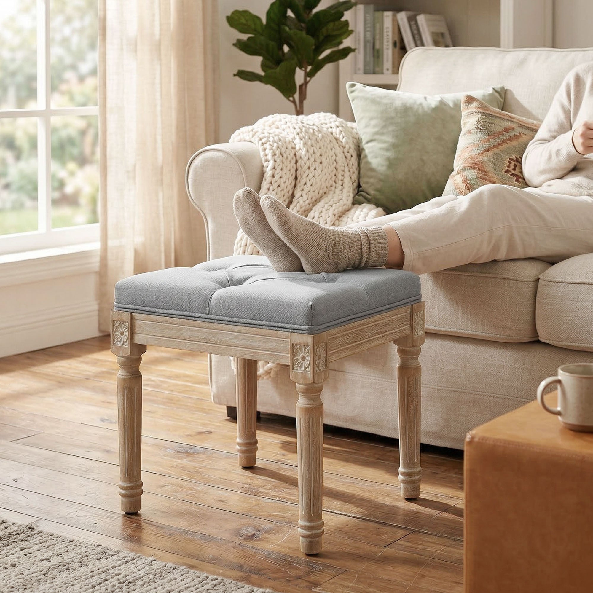 HOMCOM Vintage Foot Stool, Tufted Square Footrest with Wood Legs, Light Grey 