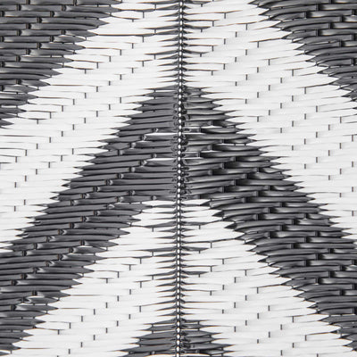 Outsunny 182 x 274 cm(6x9ft) Outdoor Rug Reversible Mat Plastic Straw Rug Portable RV Camping Mat for Garden Deck Picnic Indoor, Black & White 