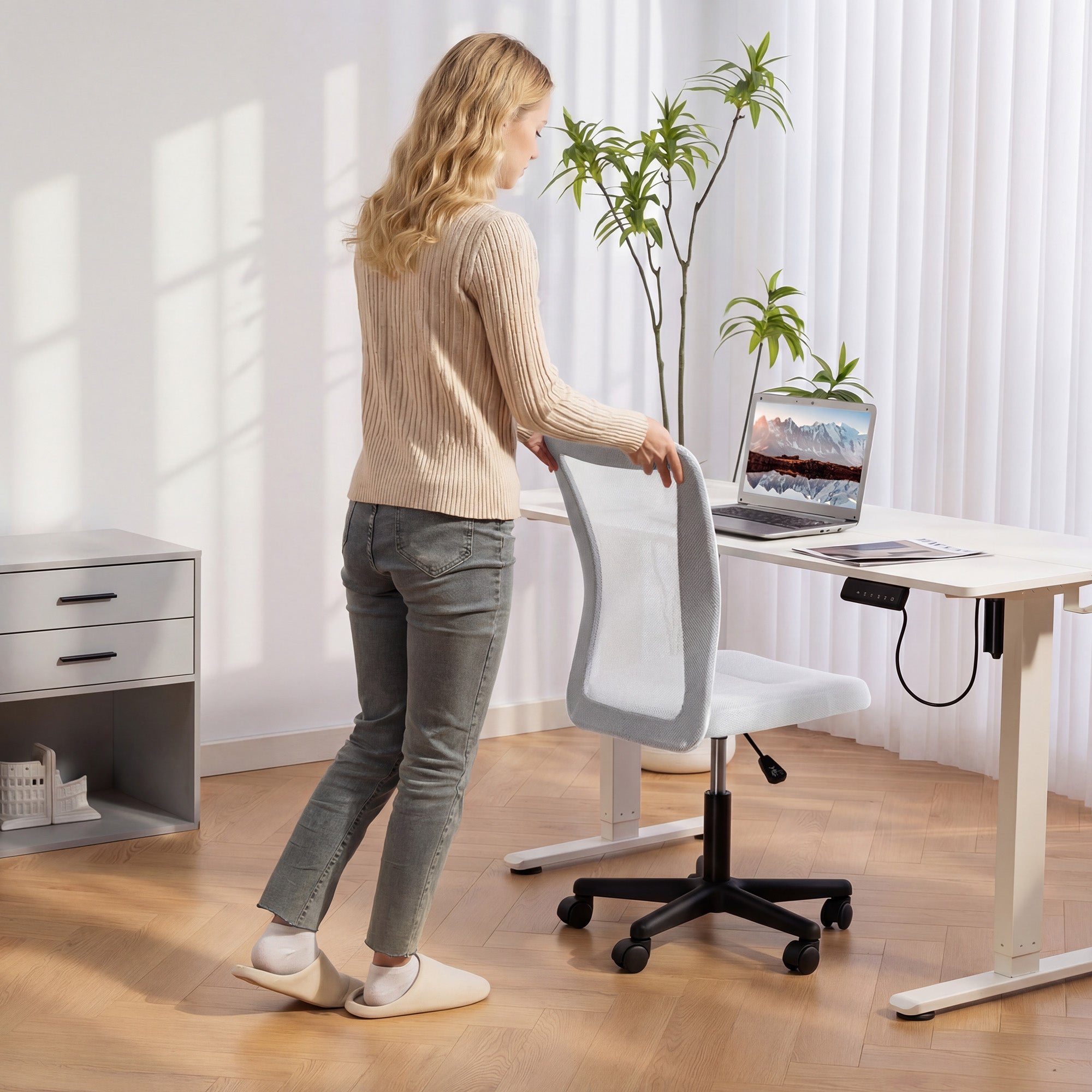 Vinsetto Mesh Office Chair Armless Swivel Executive Computer Desk Chair Adjustable Height Wheels White 