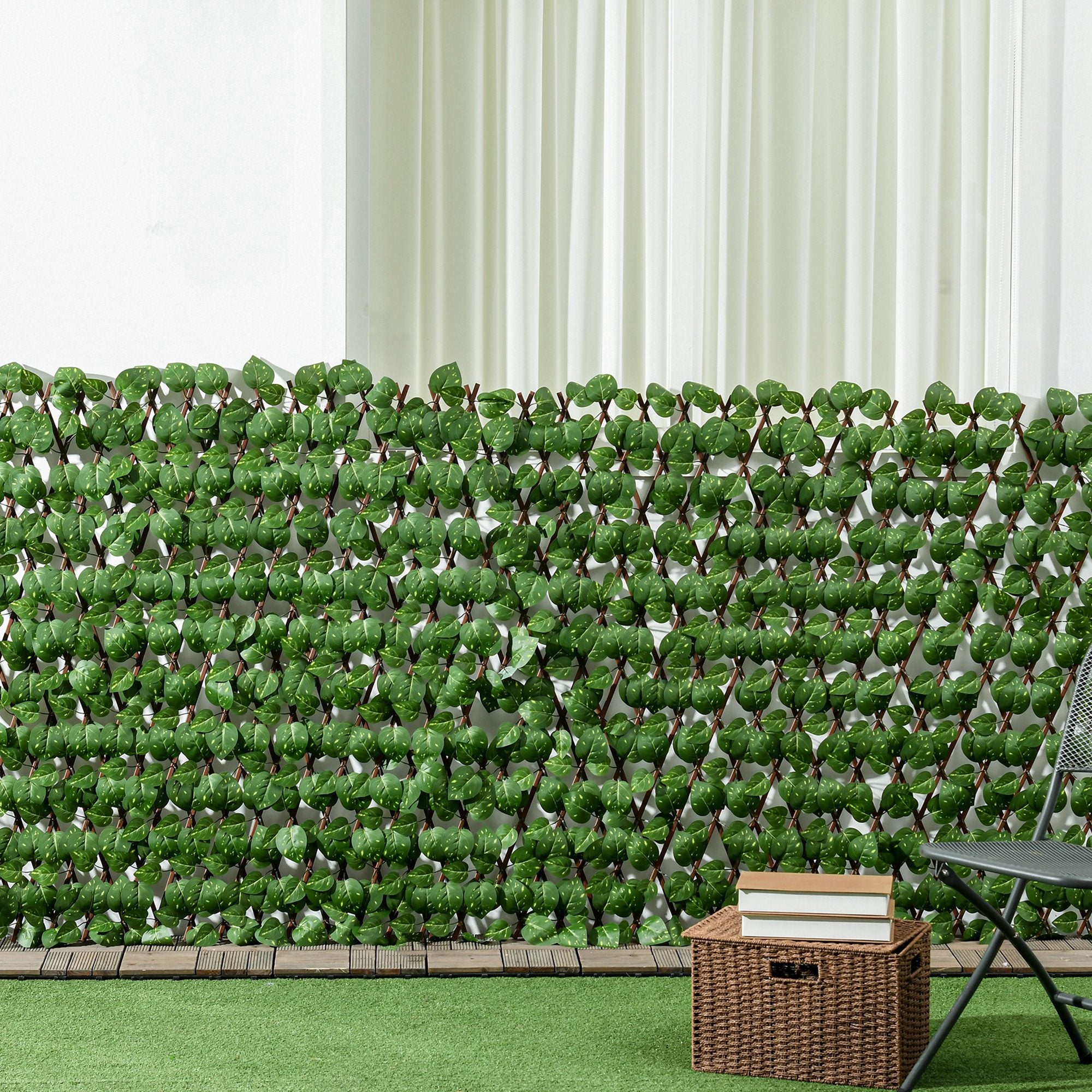 Outsunny Set of 2 Expandable Artificial Trellis Hedges – Realistic Leaf Privacy Screen, 2 x 1 m 