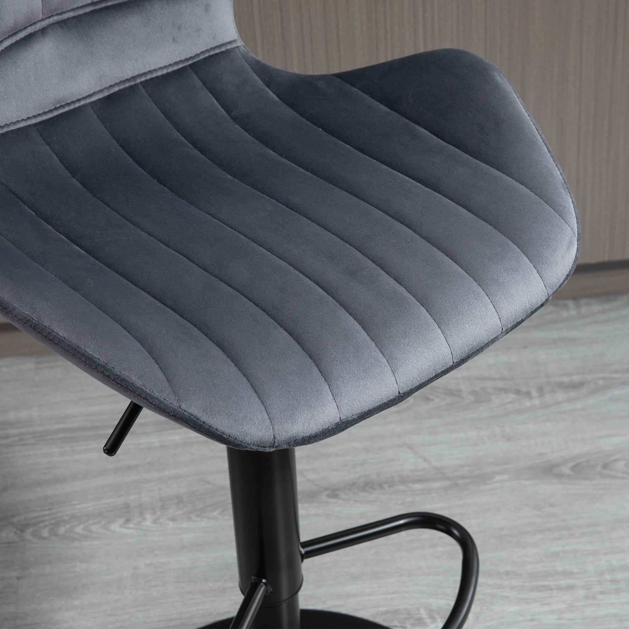 HOMCOM Bar Stool Set of 2 Velvet-Touch Fabric Adjustable Height Swivel Counter Chairs with Footrest, Grey 