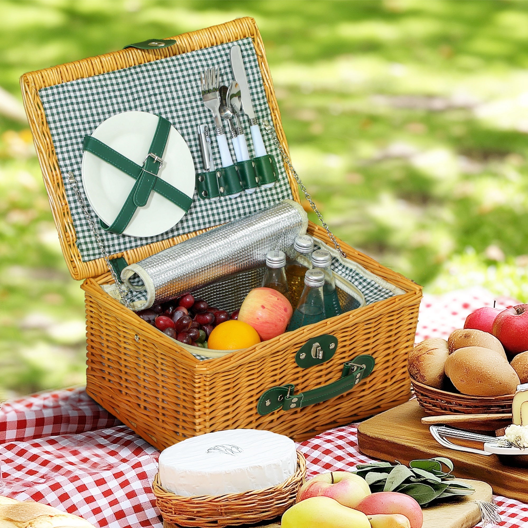 Outsunny Two-Person Picnic Set, with Wicker Basket 