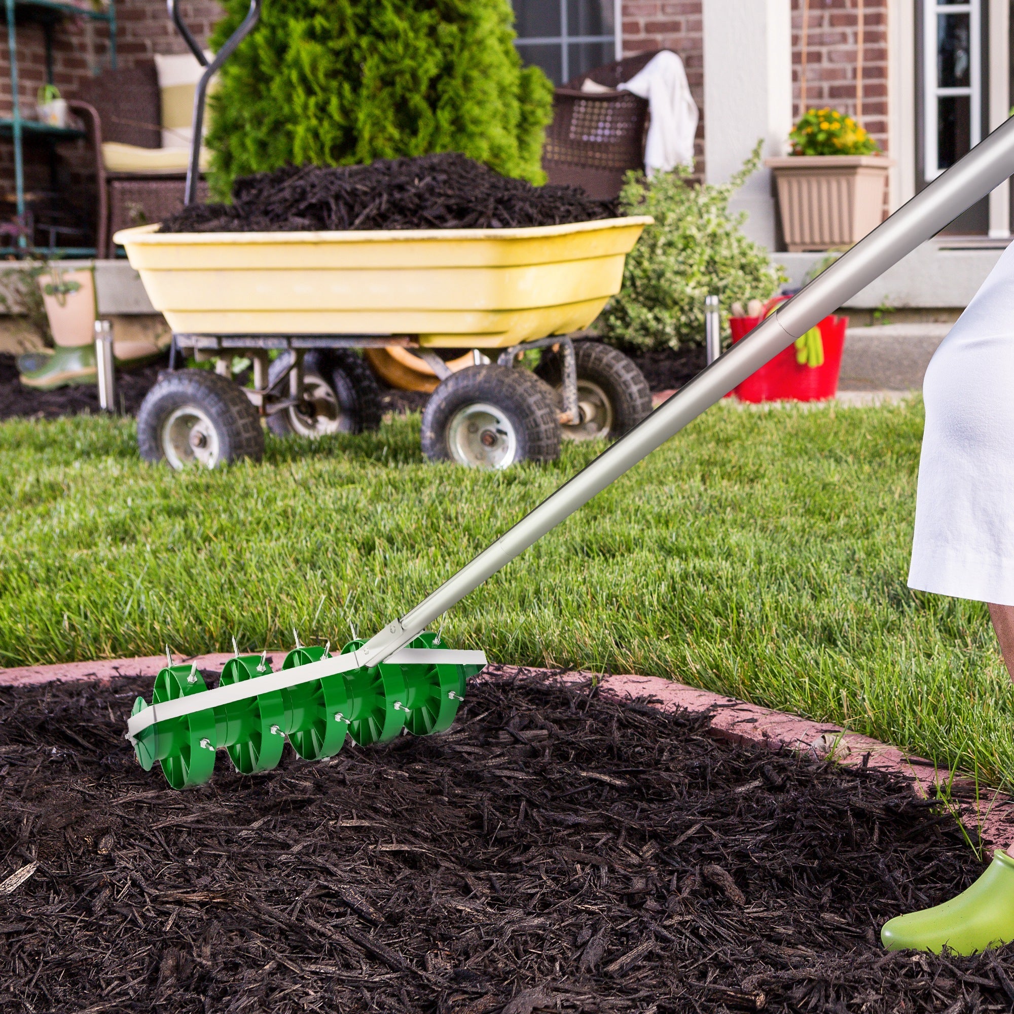 Outsunny Rolling Lawn Aerator, Manual Grass Spike Roller, Heavy Duty Garden Aerator with 3 Piece Detachable Handle and T-bar Grip, Outdoor Garden Lawn Tool, Dark Green 