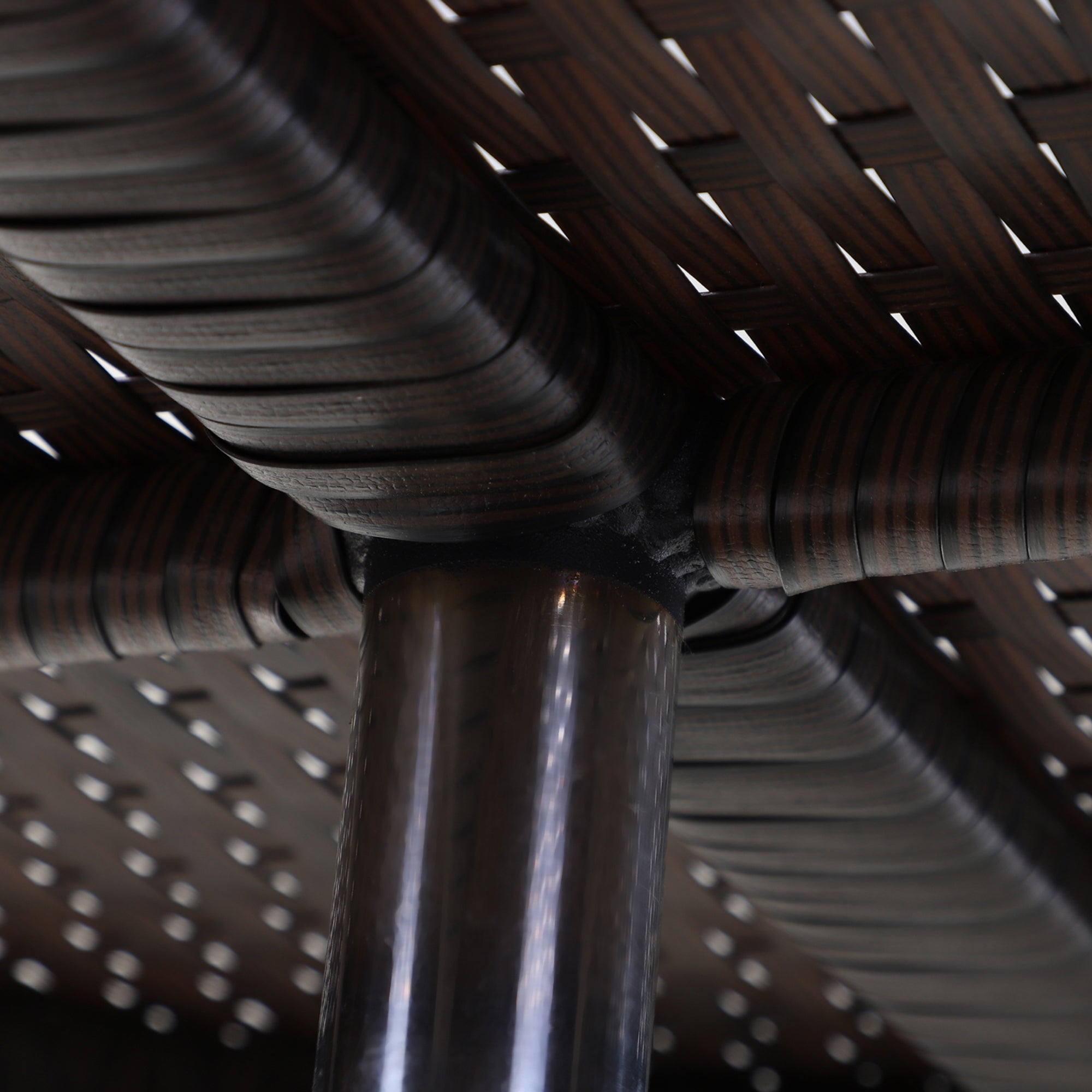 Outsunny PE Rattan Ice Bucket Table, Height Adjustable Liftable Outdoor Drinks Cooler, 52 cm Round Garden Beer Cocktail Table with Lid for Bar, Patio, Terrace, Brown 