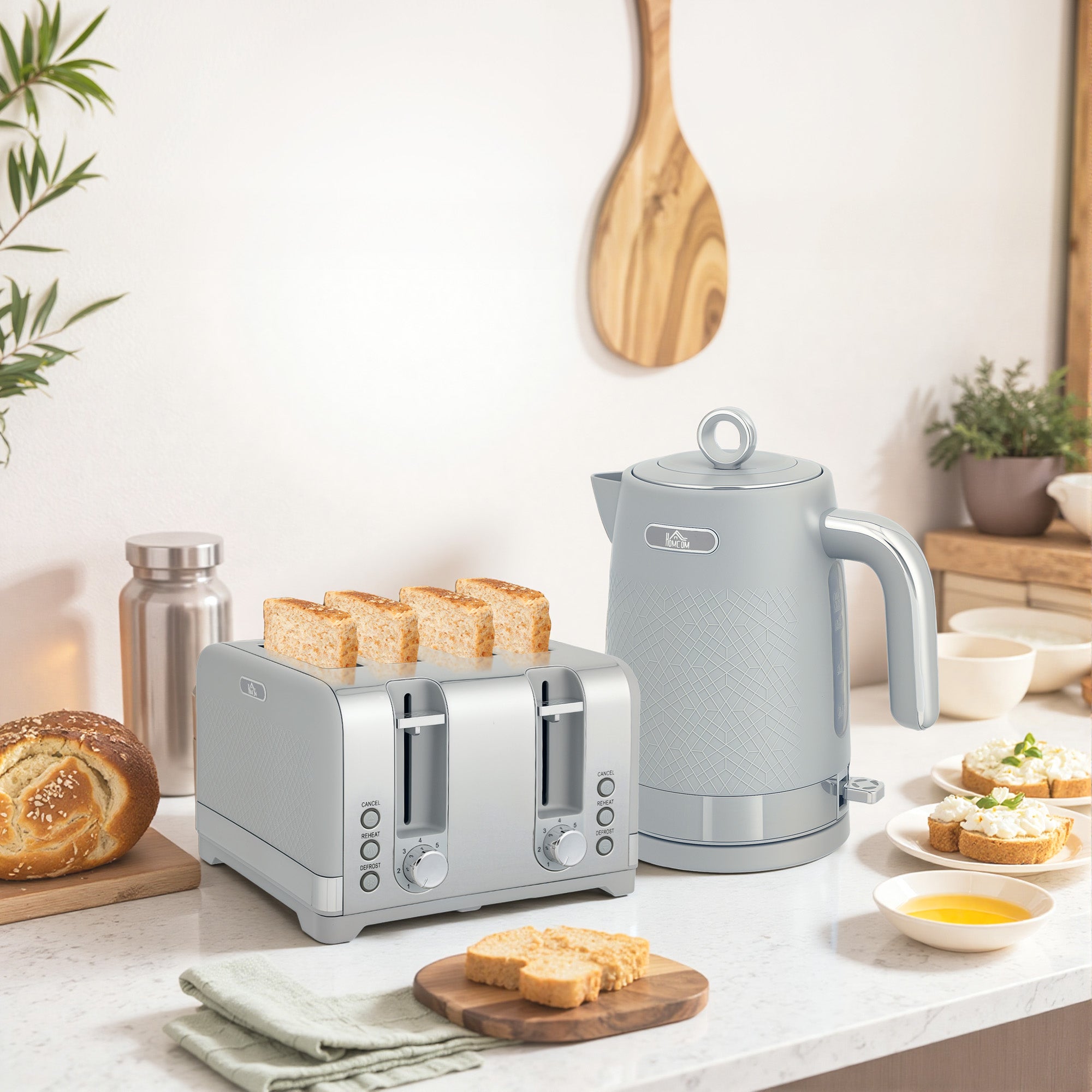 HOMCOM Sleek Textured Kettle and Four-Slice Toaster Set - Grey 