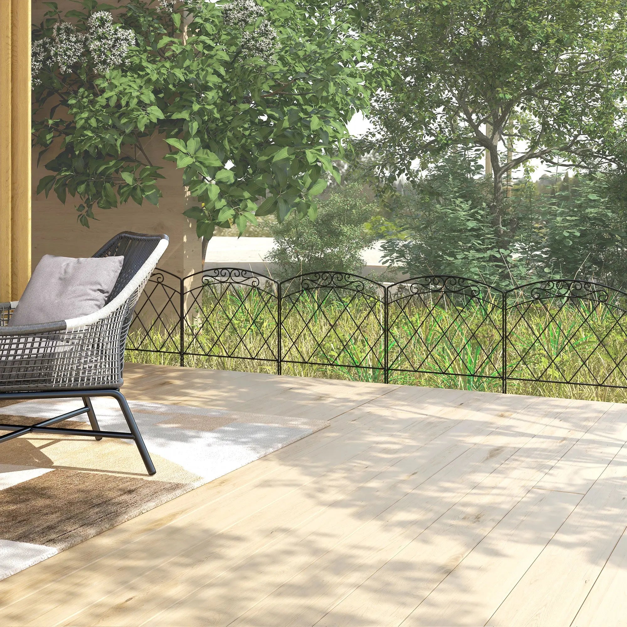 Outsunny 3m Decorative Metal Garden Fence - Diamond and Swirl Pattern 