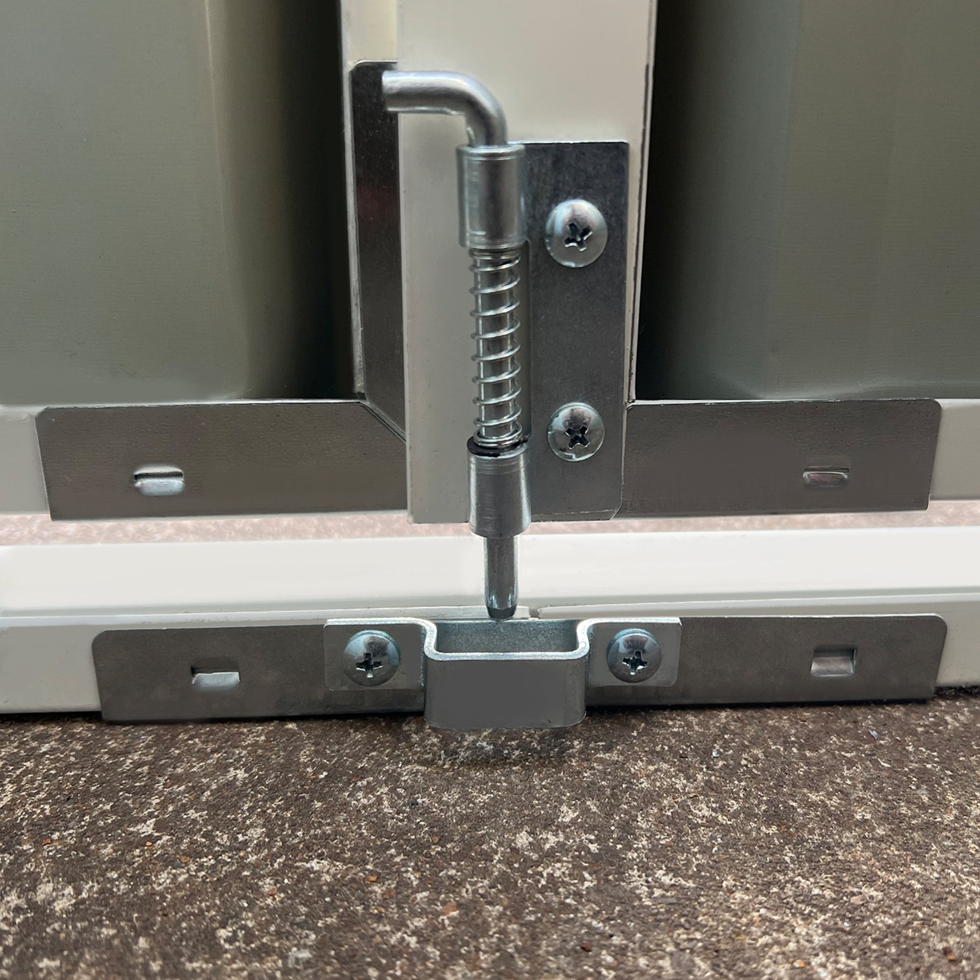 Outsunny 5ft x 3ft Garden 2-Bin Steel Storage Shed, Double Rubbish Storage Shed, Hide Dustbin w/ Locking Doors and Openable Lid 