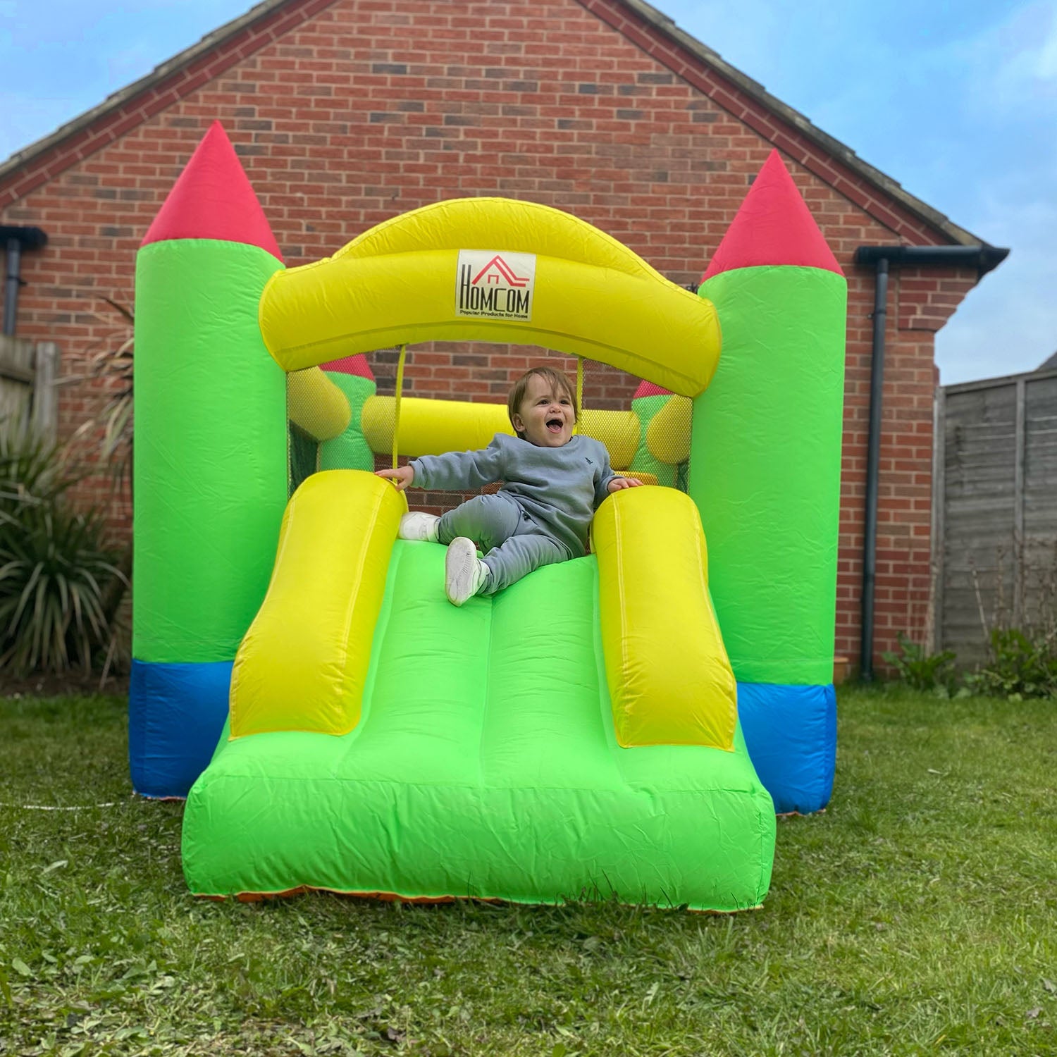 HOMCOM Nylon Inflatable Bouncy Castle Multi-Colour 