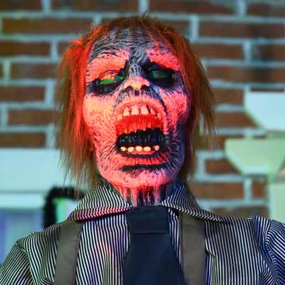 HOMCOM 5.5ft Life Size Halloween Animatronic Standing Chainsaw Killer, with Light Up Eyes, Sound Activated Moving Body, Scary Halloween Decorations, Battery Operated, Indoor Party Props 