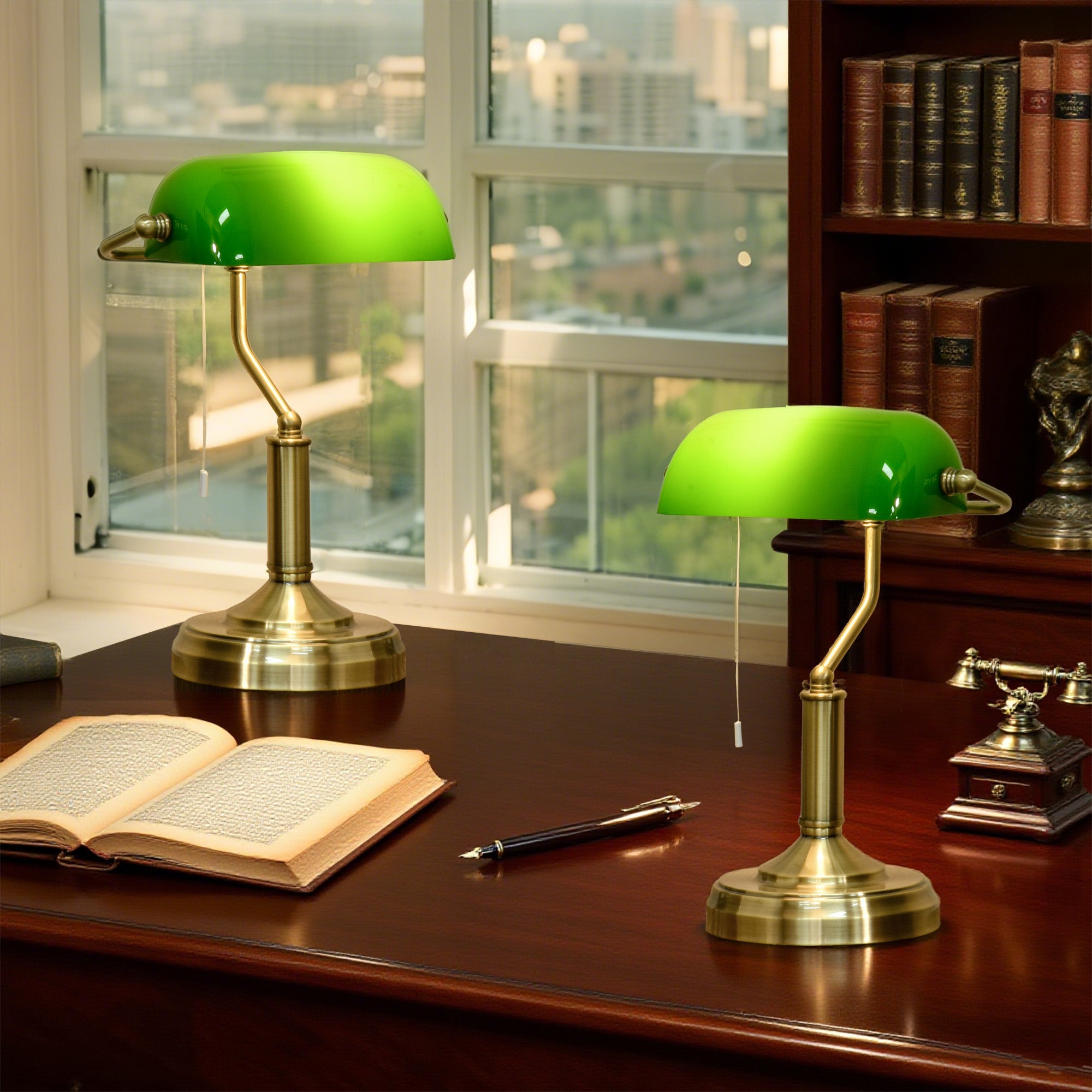 HOMCOM Banker's Table Lamps Set of 2, Desk Lamps with Antique Bronze Tone Base, Green Glass Shade and Pull Rope Switch for Home Office, Living Room, Bedroom, Dining Room, Green 
