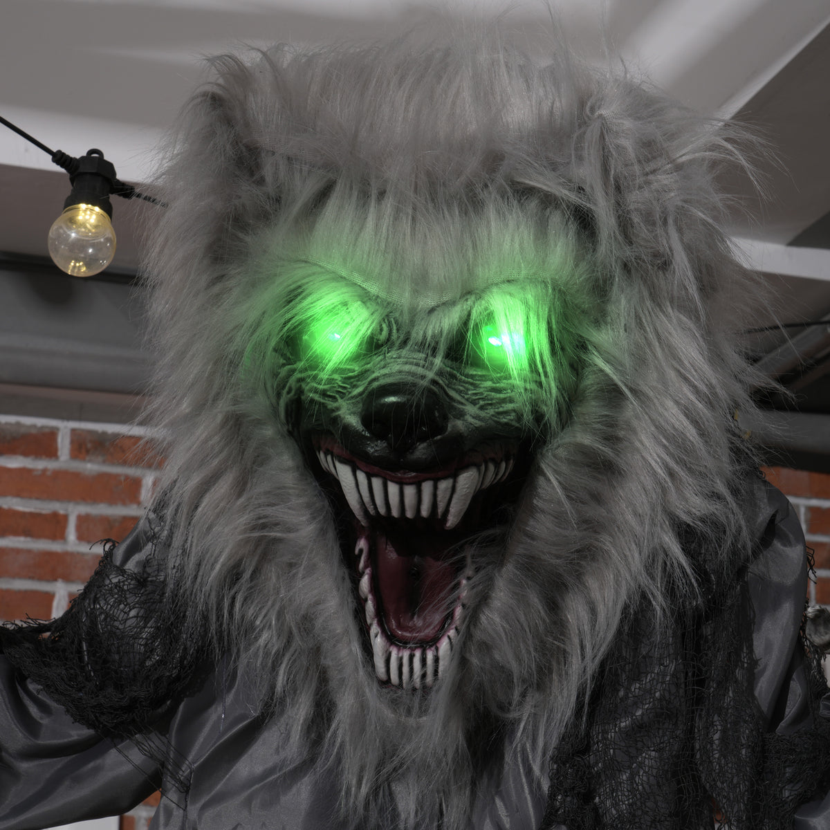 HOMCOM 6'8" Skeleton Werewolf Halloween Animatronic, with Glowing Eyes 
