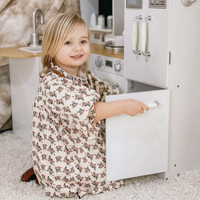 HOMCOM Kids Kitchen Playset, Large Pretend Role Play Kitchen, White 