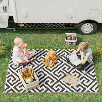 Outsunny 121 x 182 cm(4x6ft) Outdoor Rug Reversible Mat Plastic Straw Rug Portable RV Camping Mat for Garden Deck Picnic Indoor, Black & White 