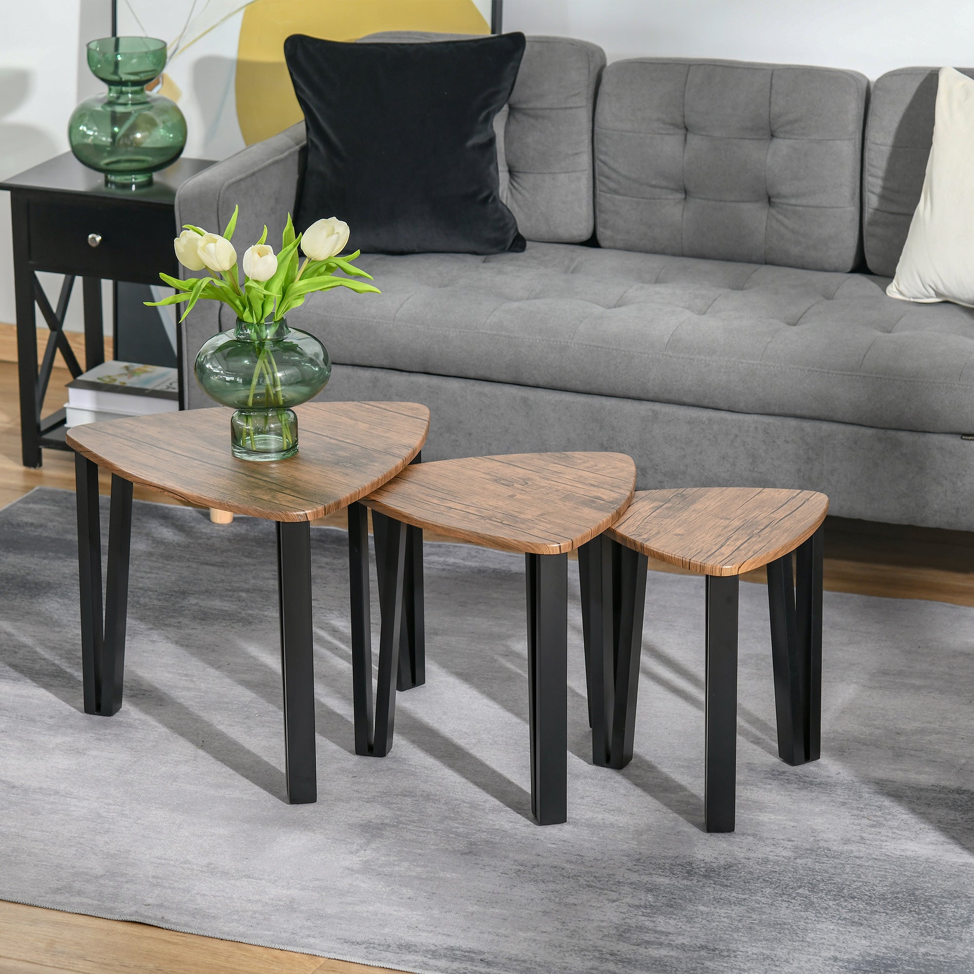 HOMCOM Nest of Tables, Coffee Table Set of 3, Triangle Nesting Tables with Metal Legs, Industrial End Side Table for Living Room, Walnut Wood Grain 